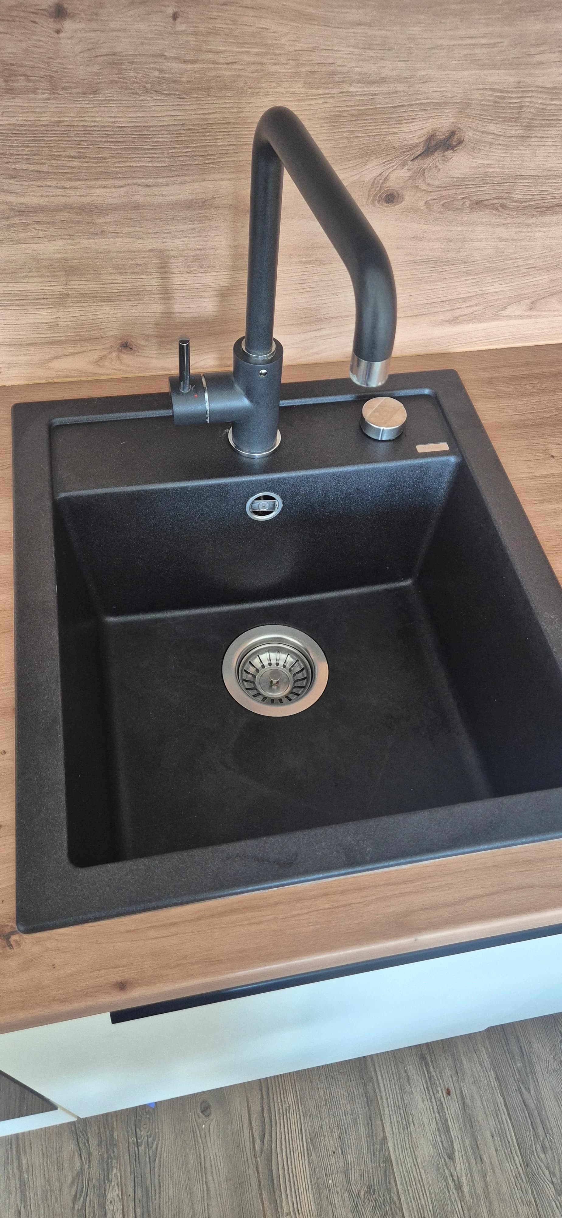 Appliance and bathroom cleaning