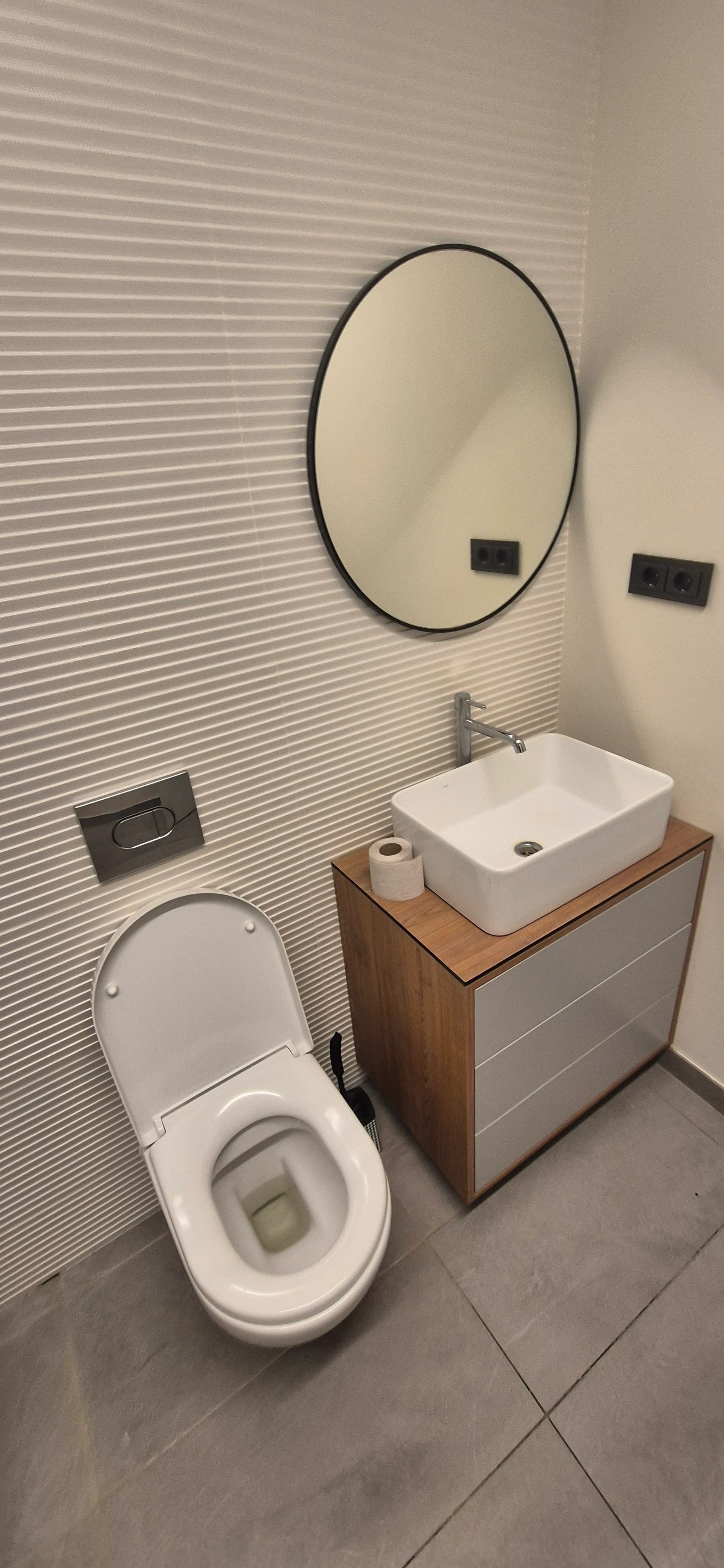 Deep cleaning of a luxury apartment