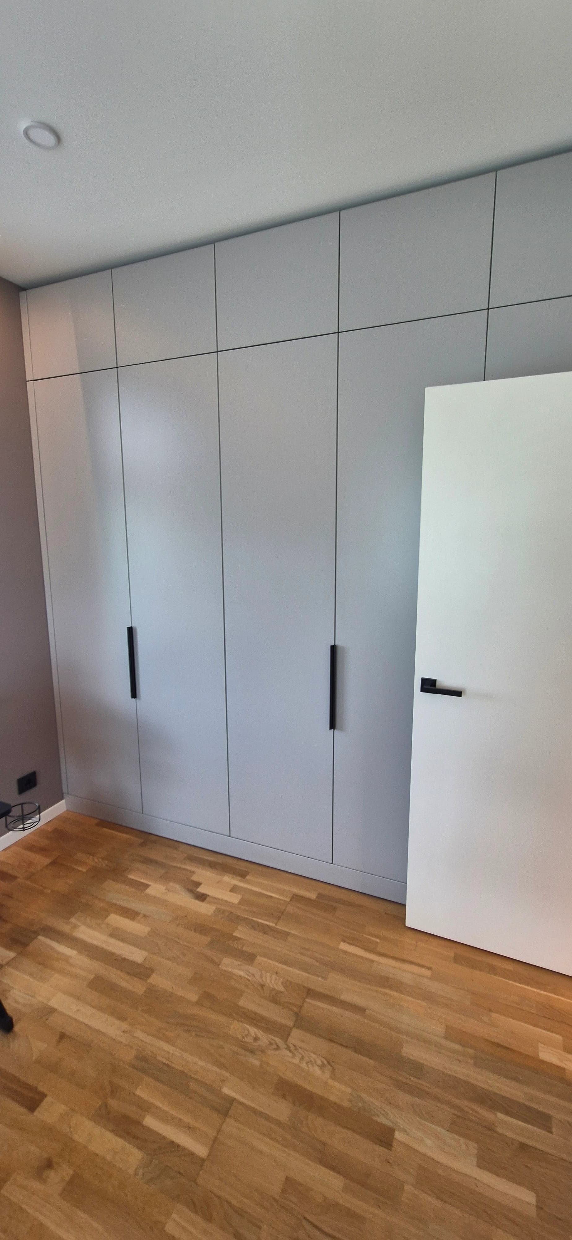Deep cleaning of a luxury apartment