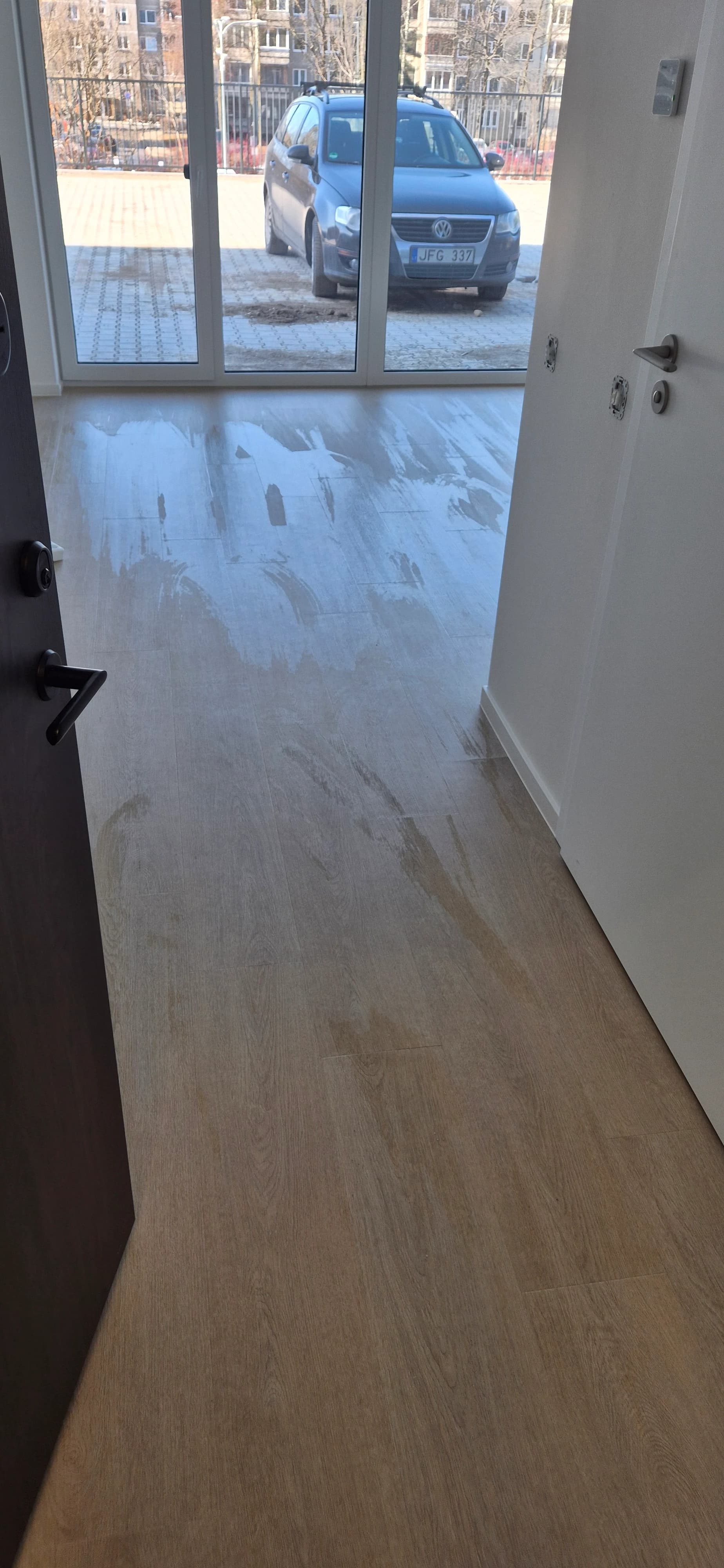 Cleaning of a newly built apartment