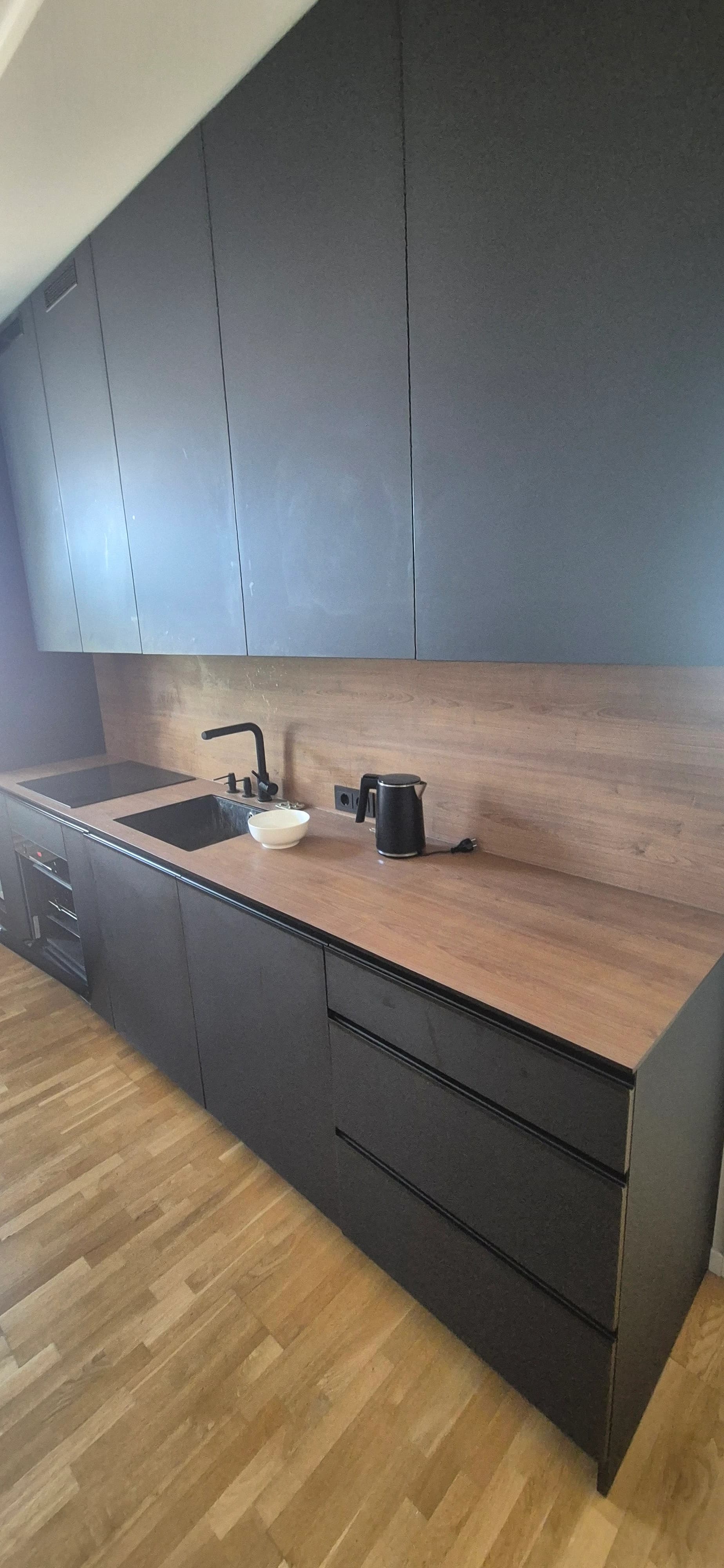 Deep cleaning of a luxury apartment