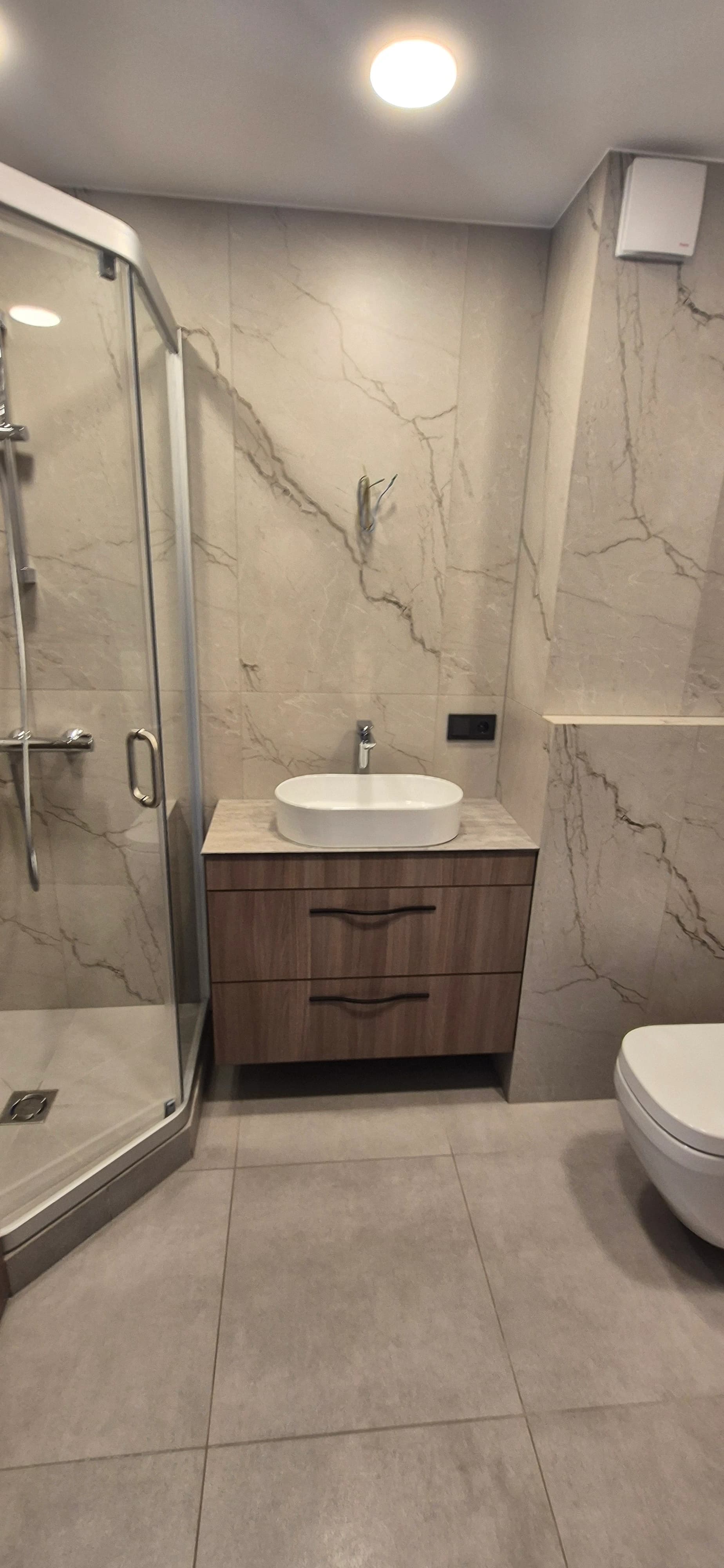 Apartment cleaning after construction (marble finishes)