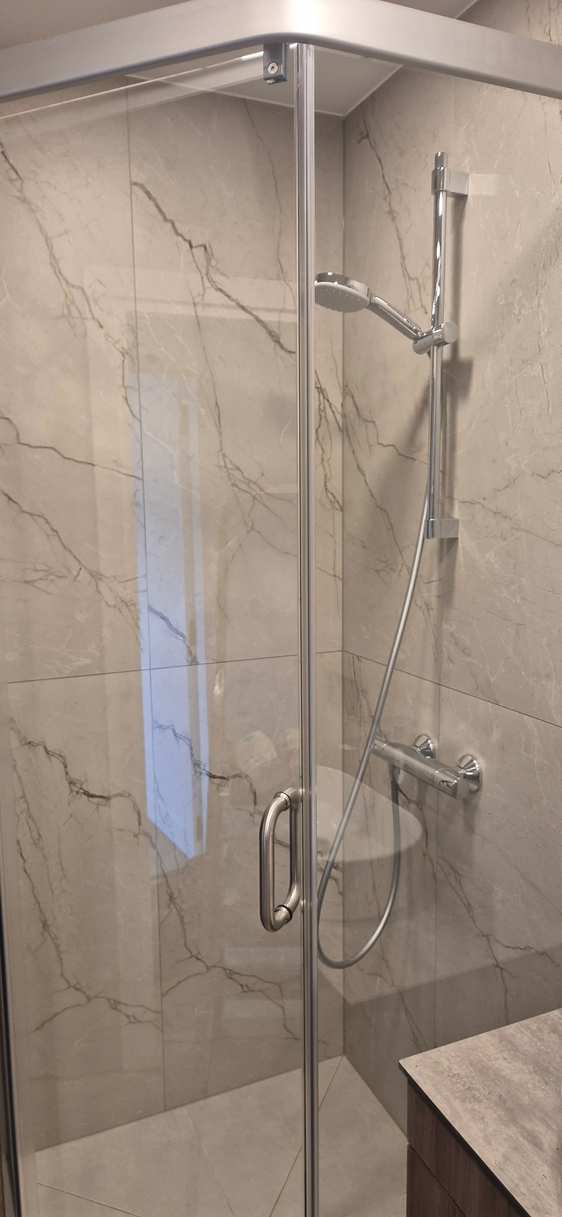 Apartment cleaning after construction (marble finishes)