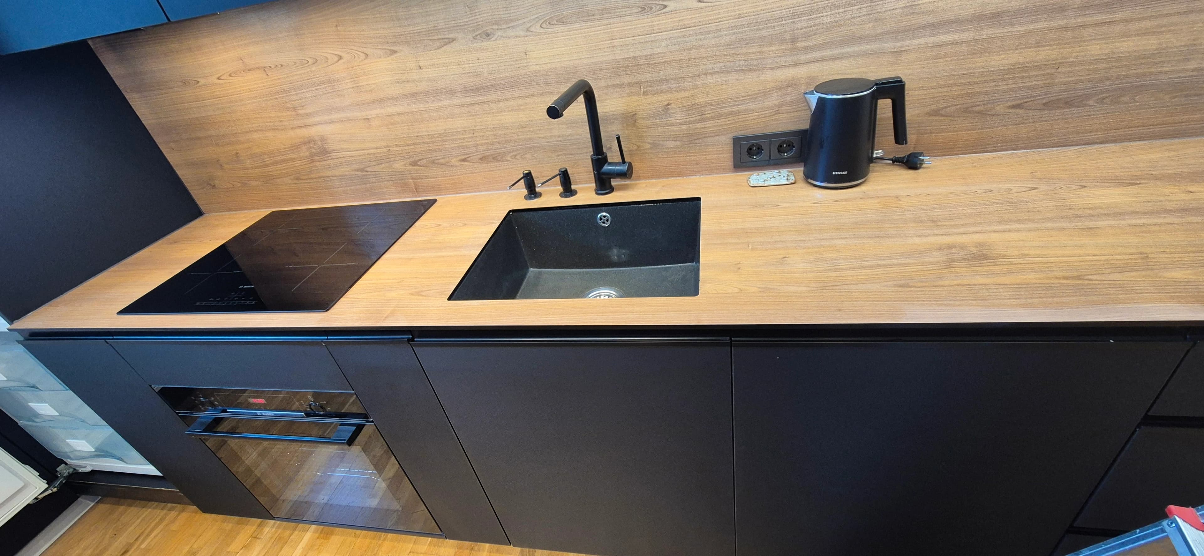 Deep cleaning of a luxury apartment