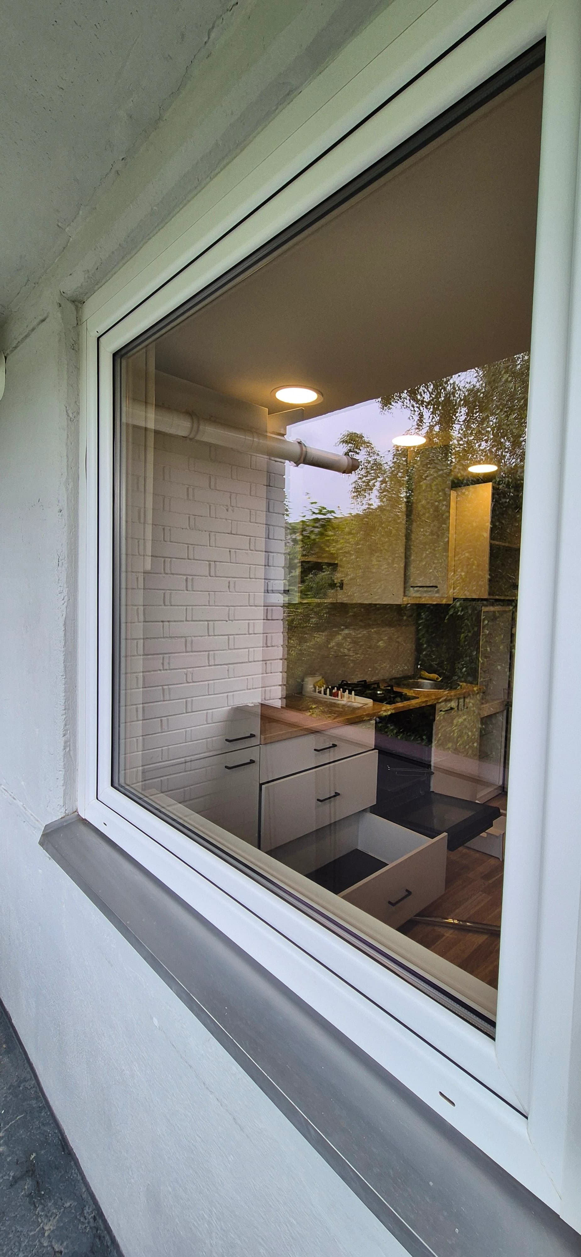 Deep apartment cleaning including windows