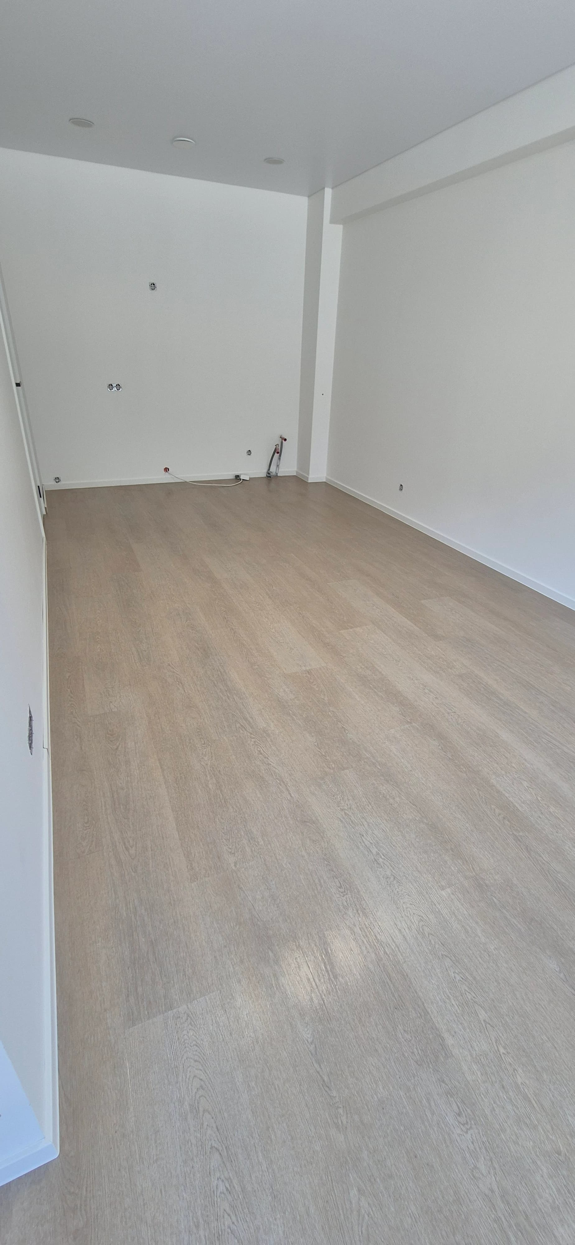 Cleaning of a newly built apartment