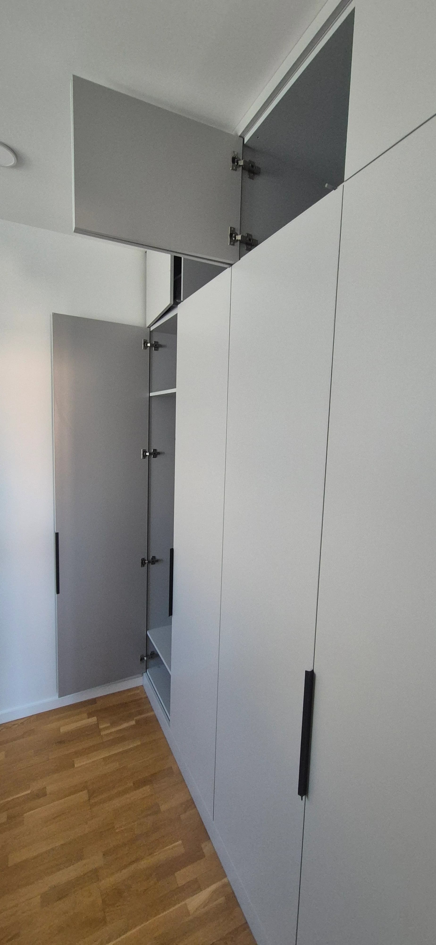 Deep cleaning of a luxury apartment
