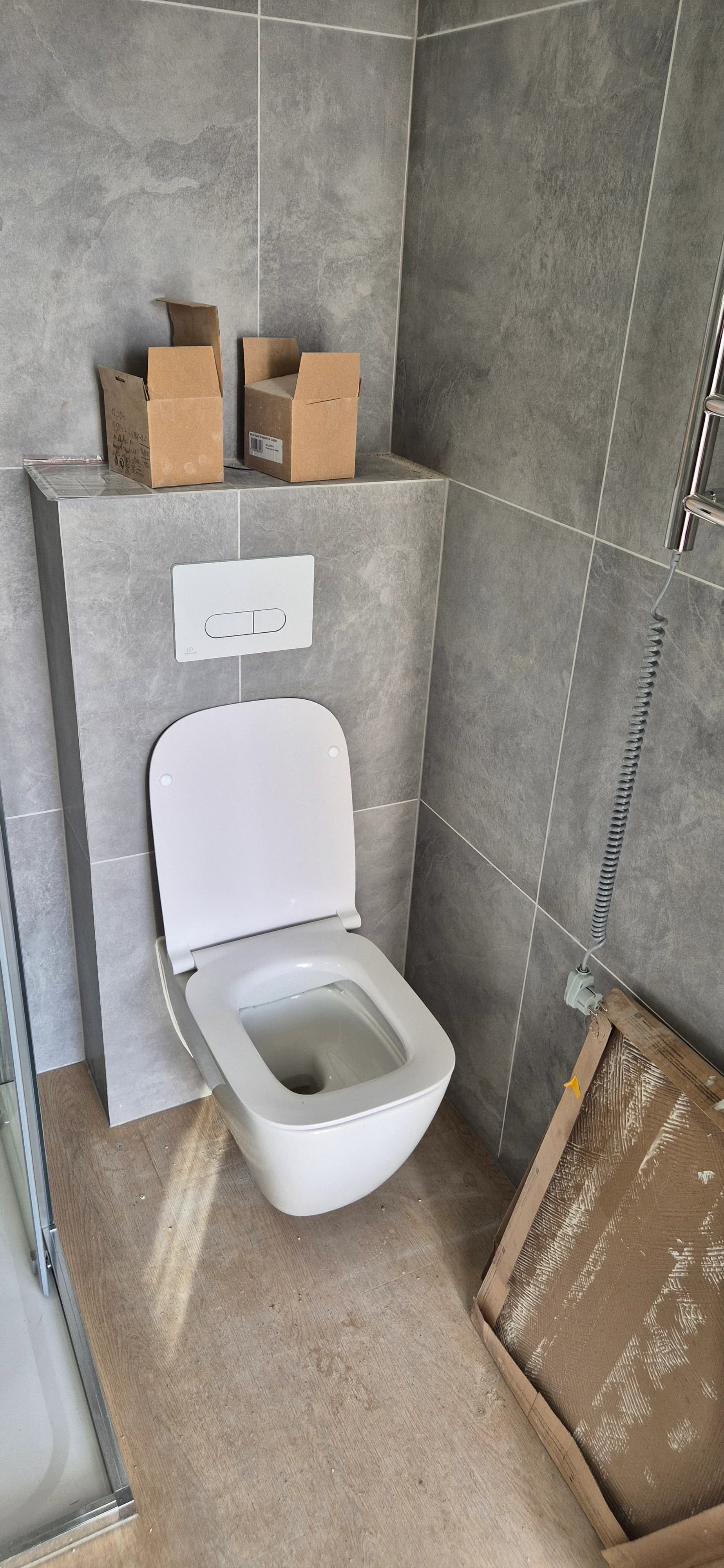 Apartment cleaning after construction