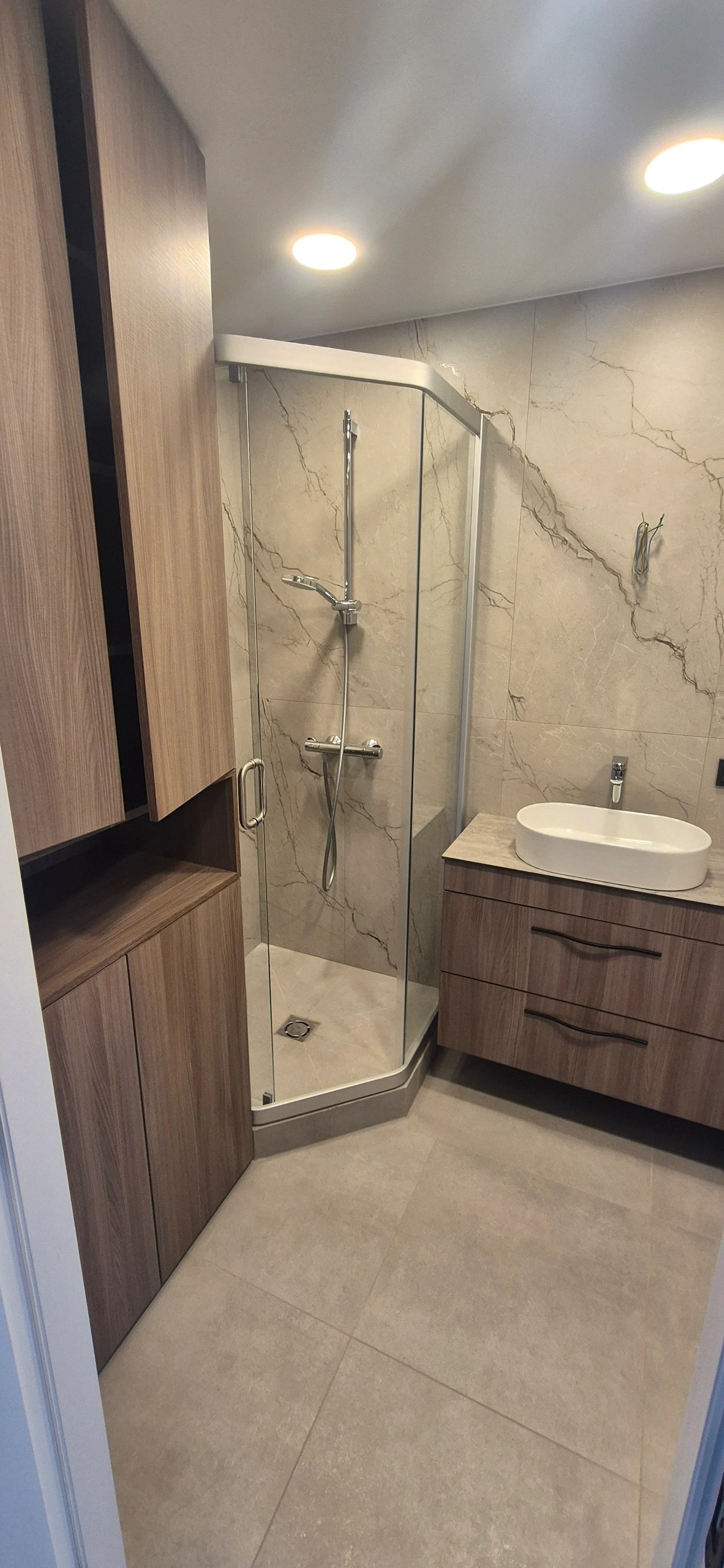 Apartment cleaning after construction (marble finishes)