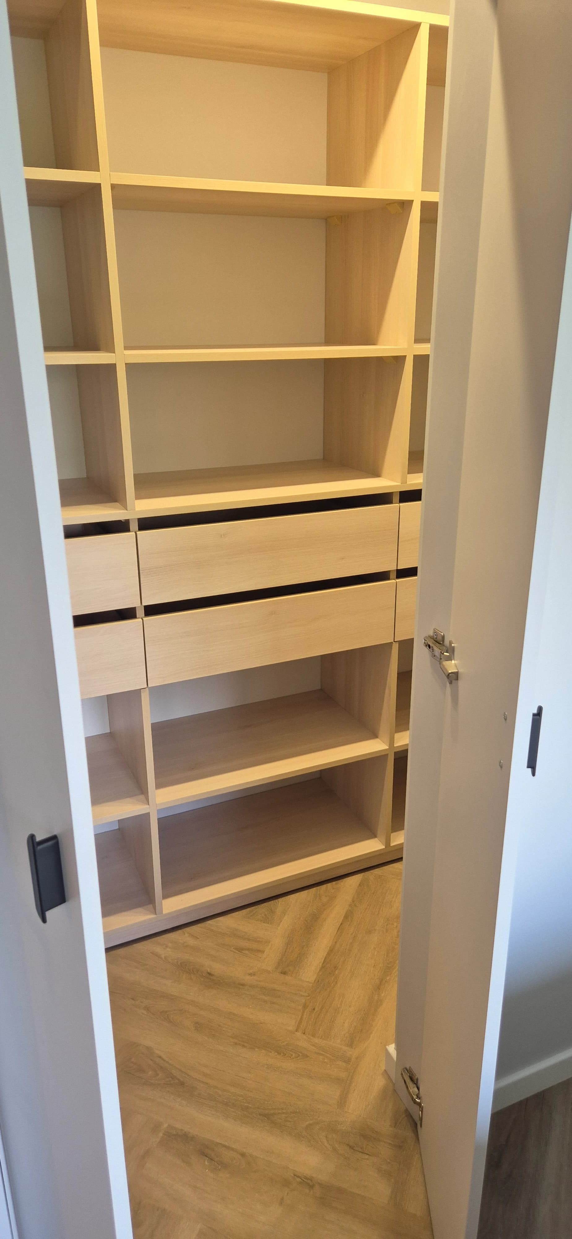Apartment cleaning after construction (marble finishes)