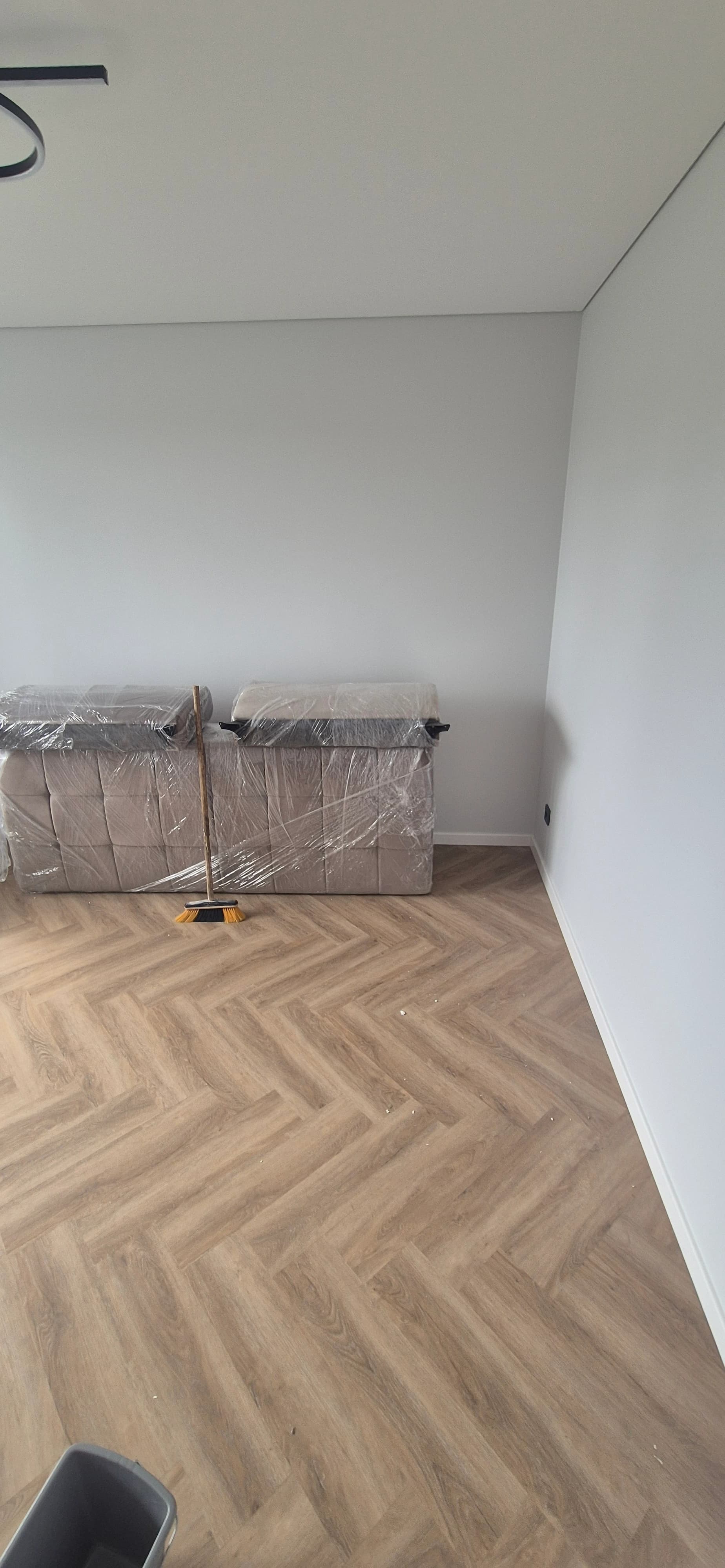 Apartment cleaning after construction (marble finishes)