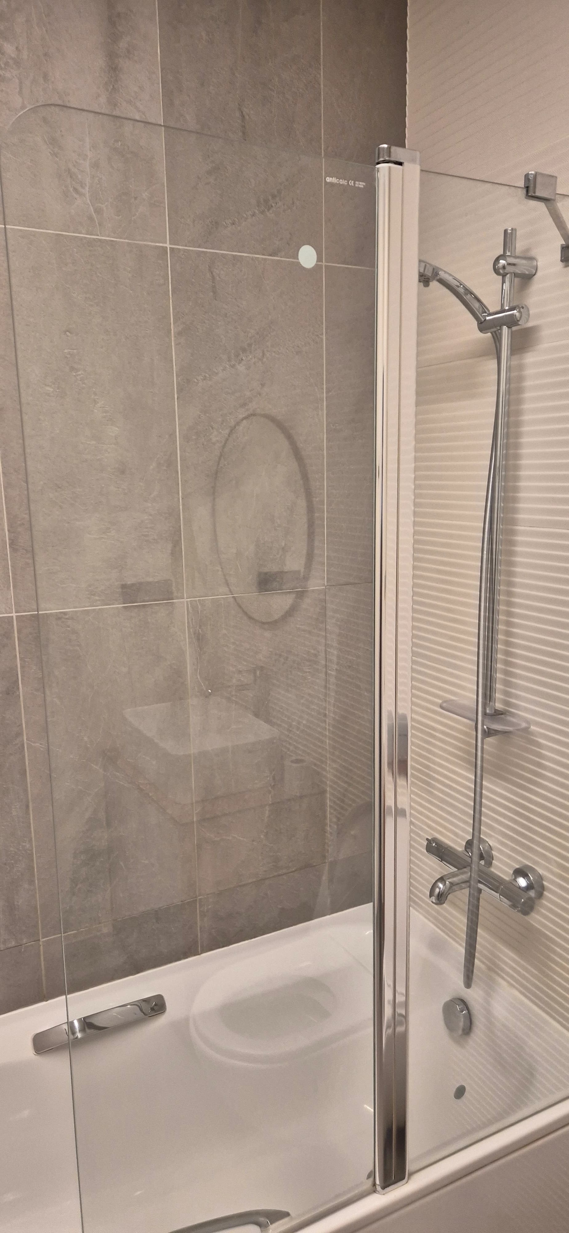 Deep cleaning of a luxury apartment