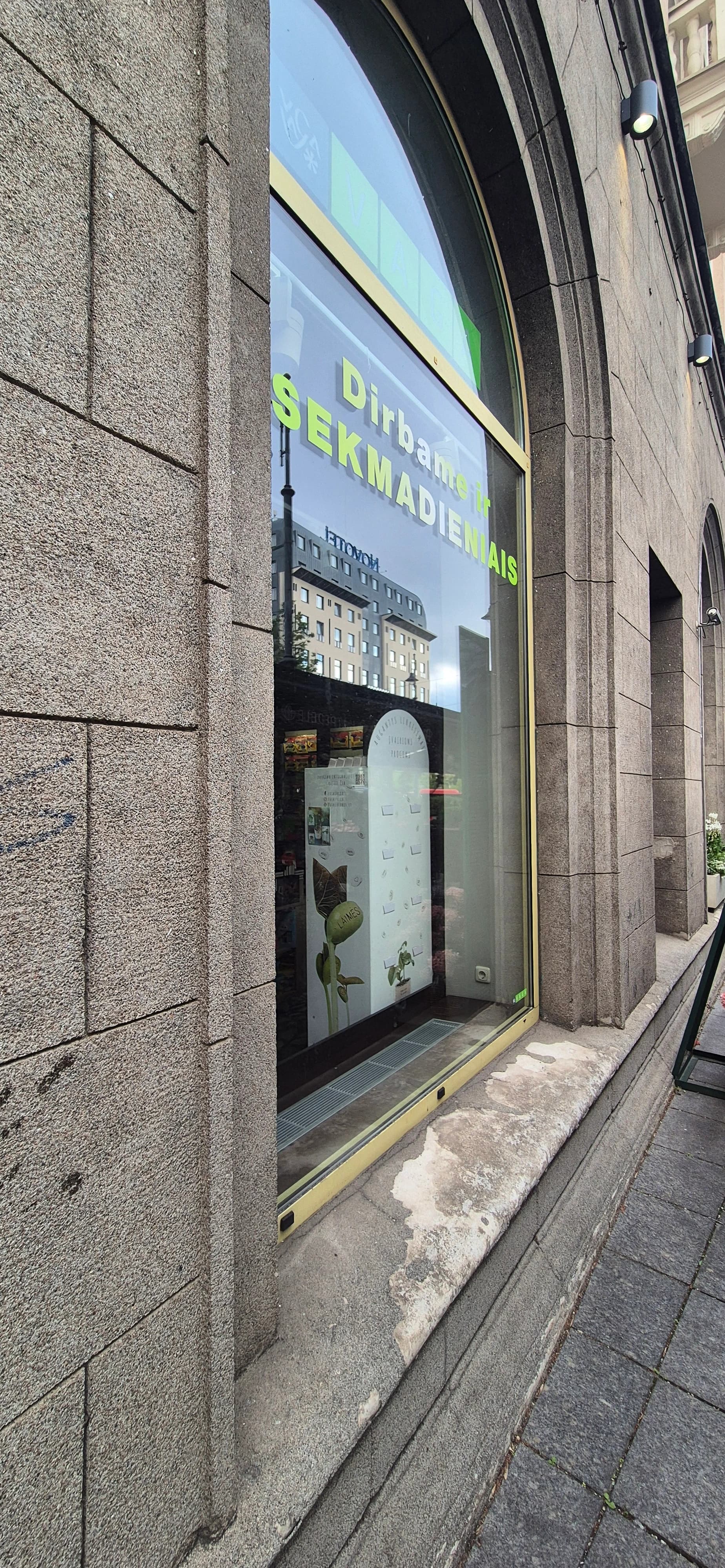 Bookstore window cleaning