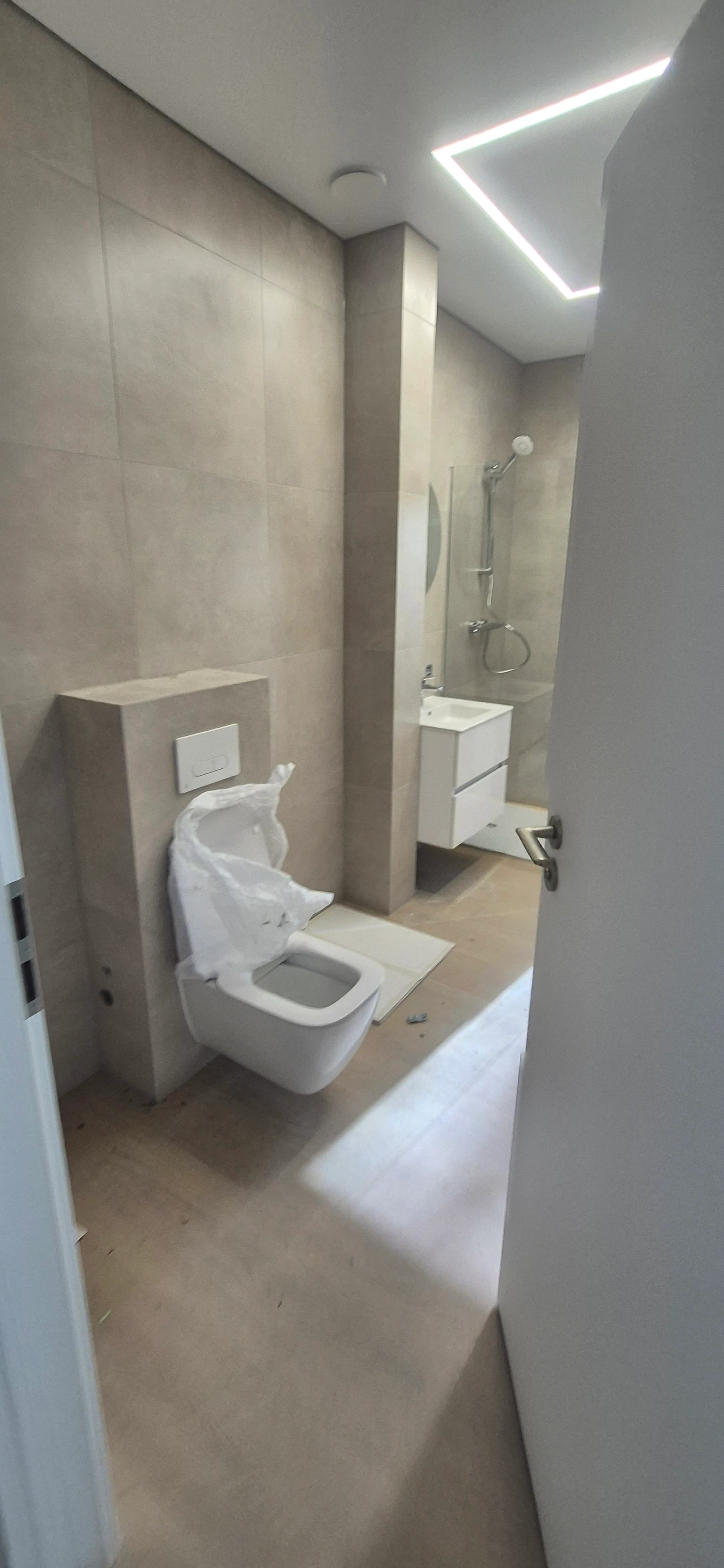 Apartment cleaning after construction