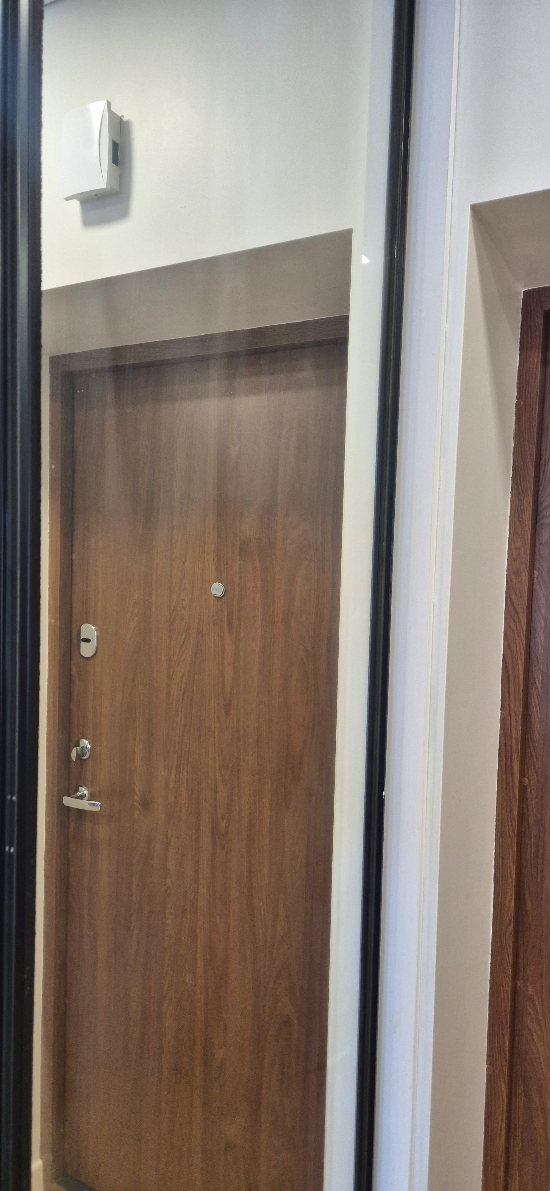 Deep apartment cleaning after renovation
