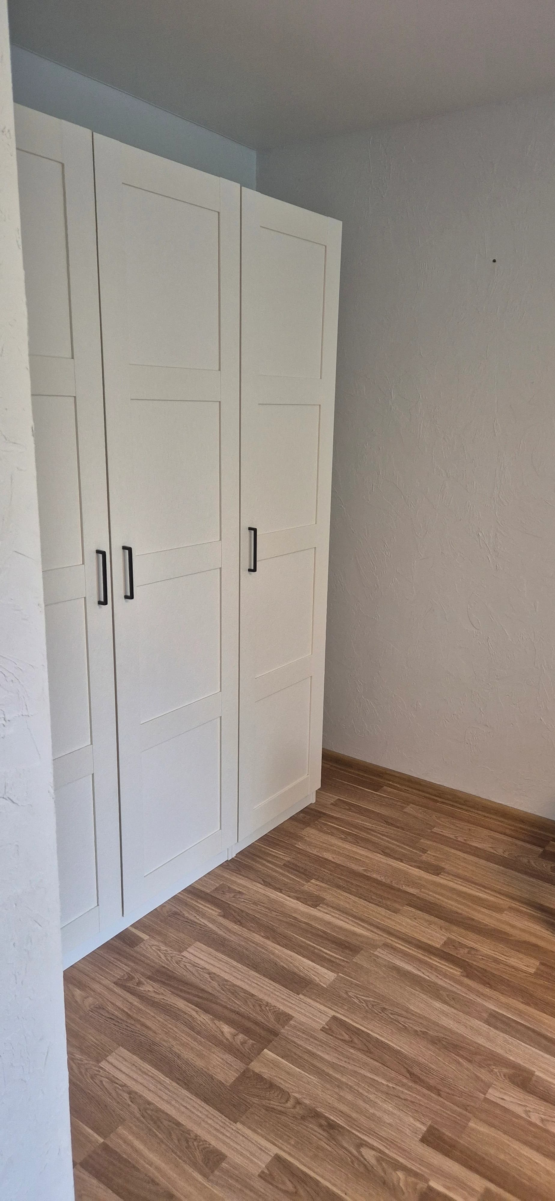 Deep apartment cleaning including windows