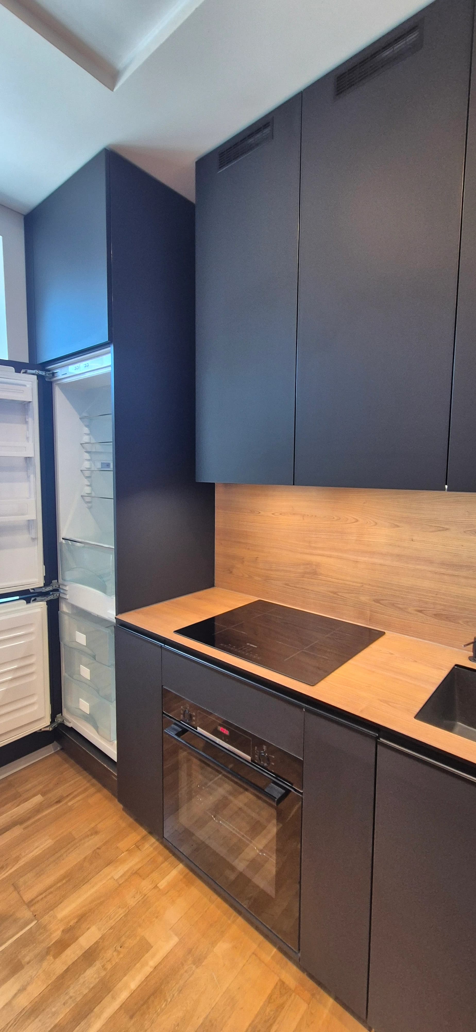 Deep cleaning of a luxury apartment