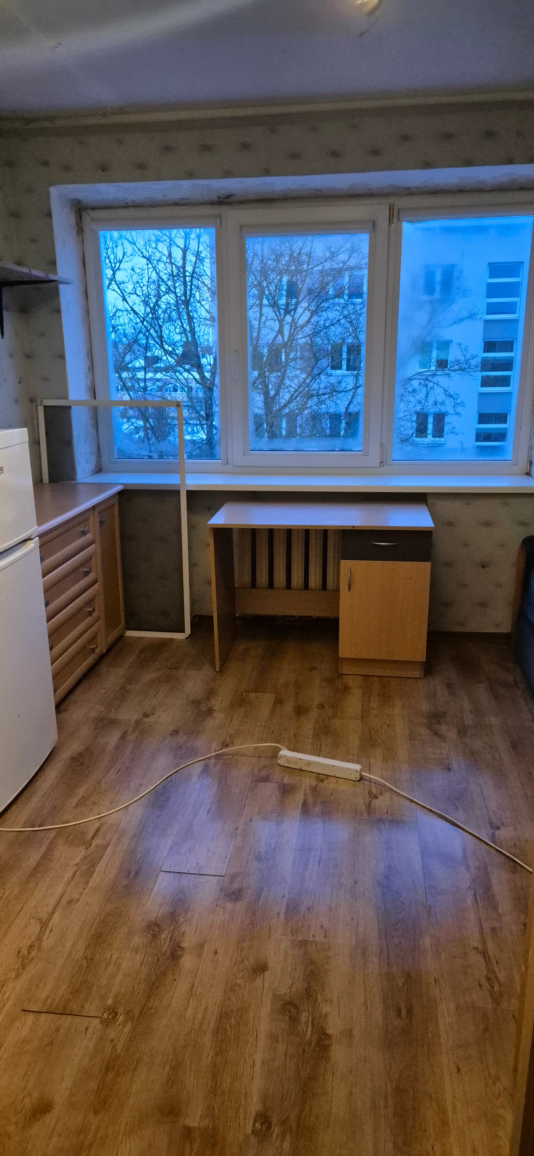 Buto kraustymosi valymas su baldais