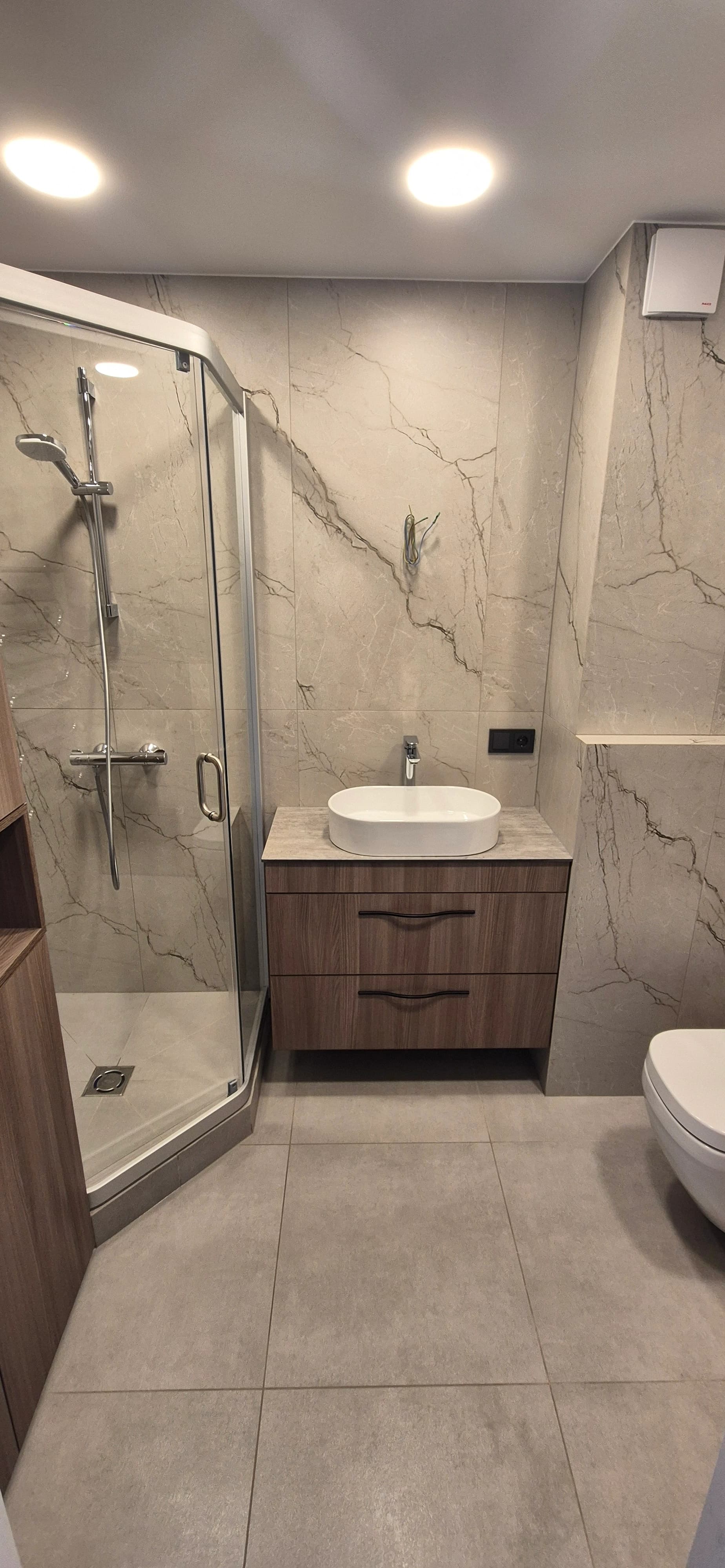 Apartment cleaning after construction (marble finishes)