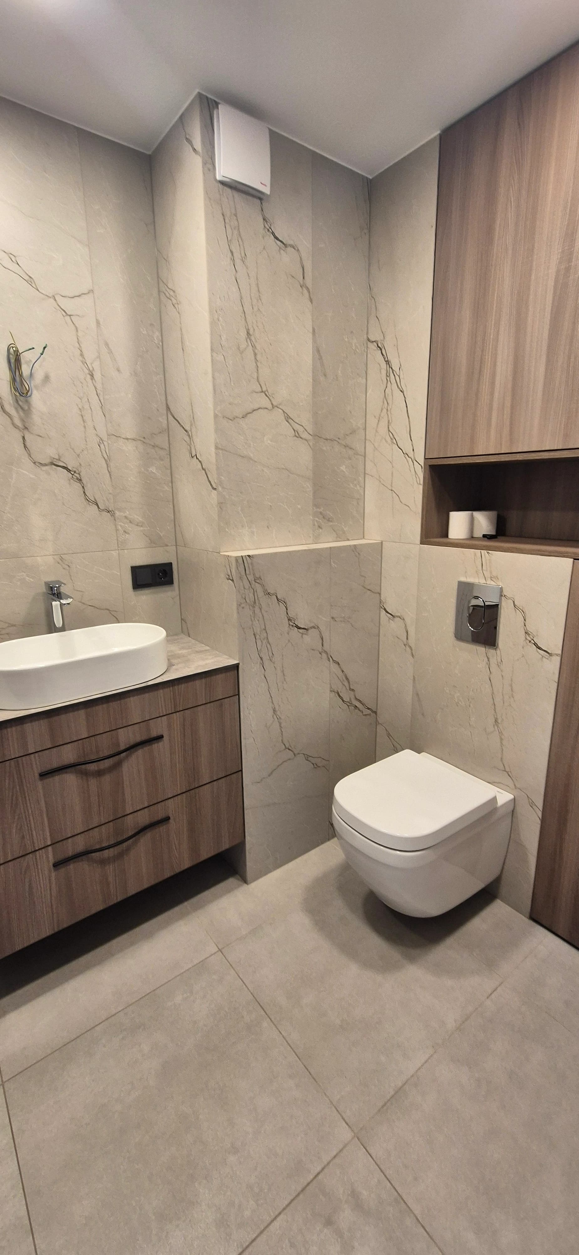 Apartment cleaning after construction (marble finishes)