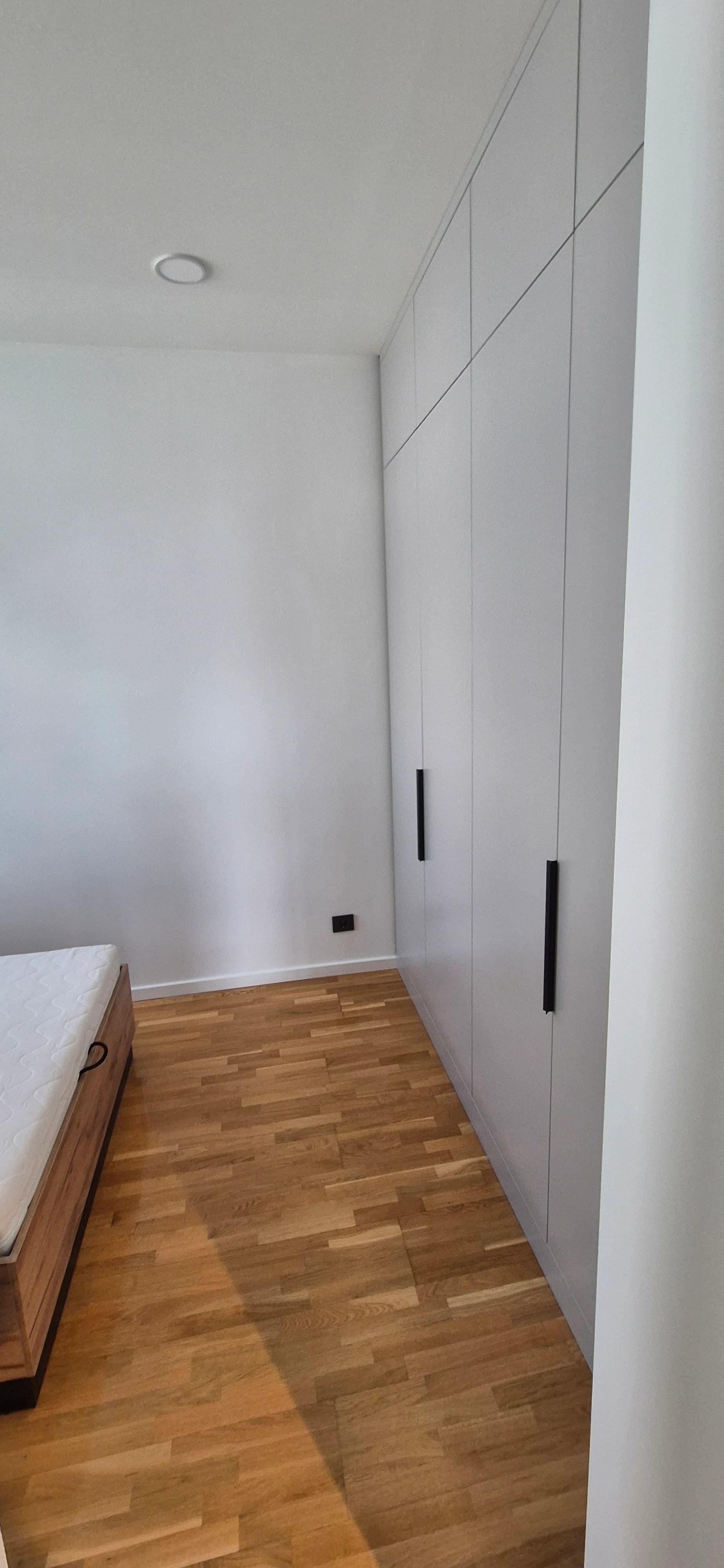 Deep cleaning of a luxury apartment