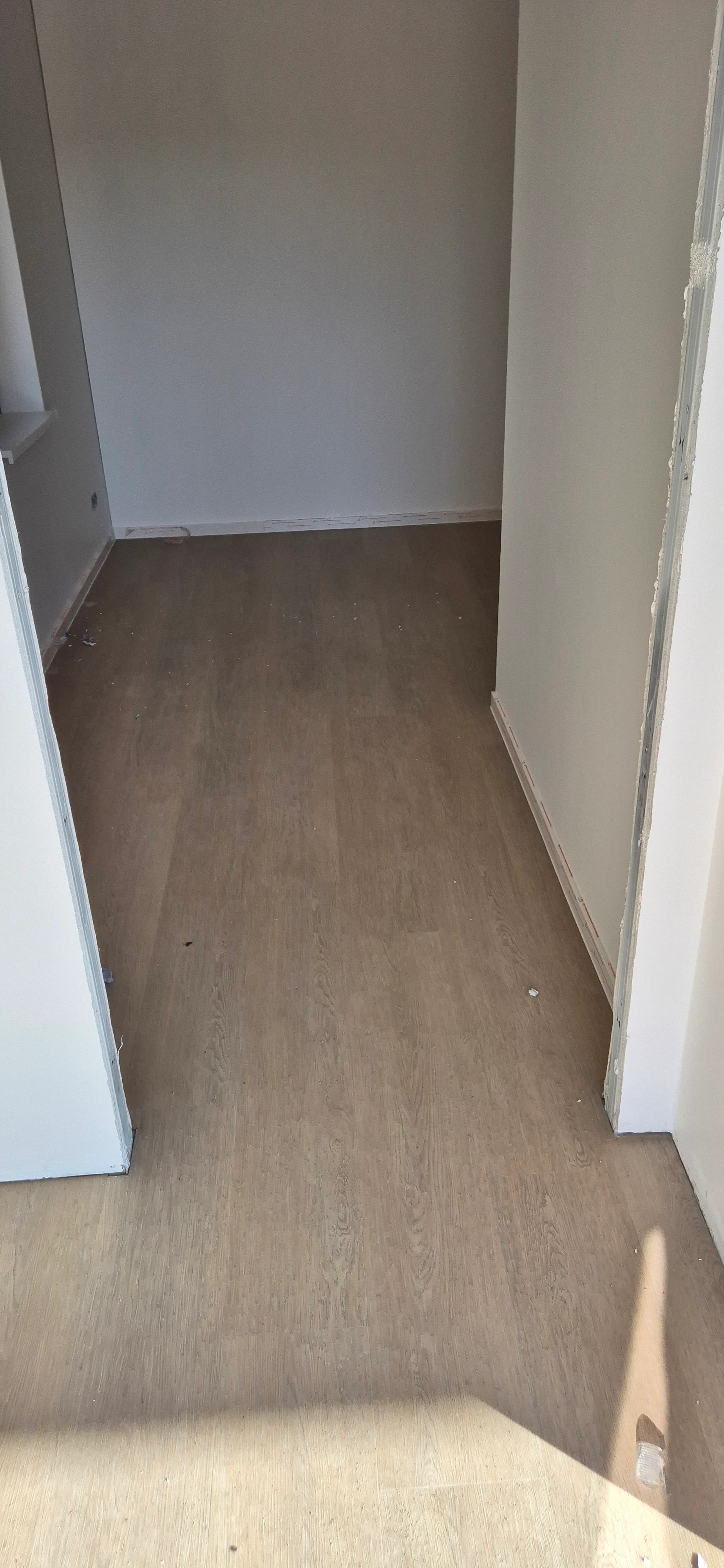 Cleaning of a newly built apartment