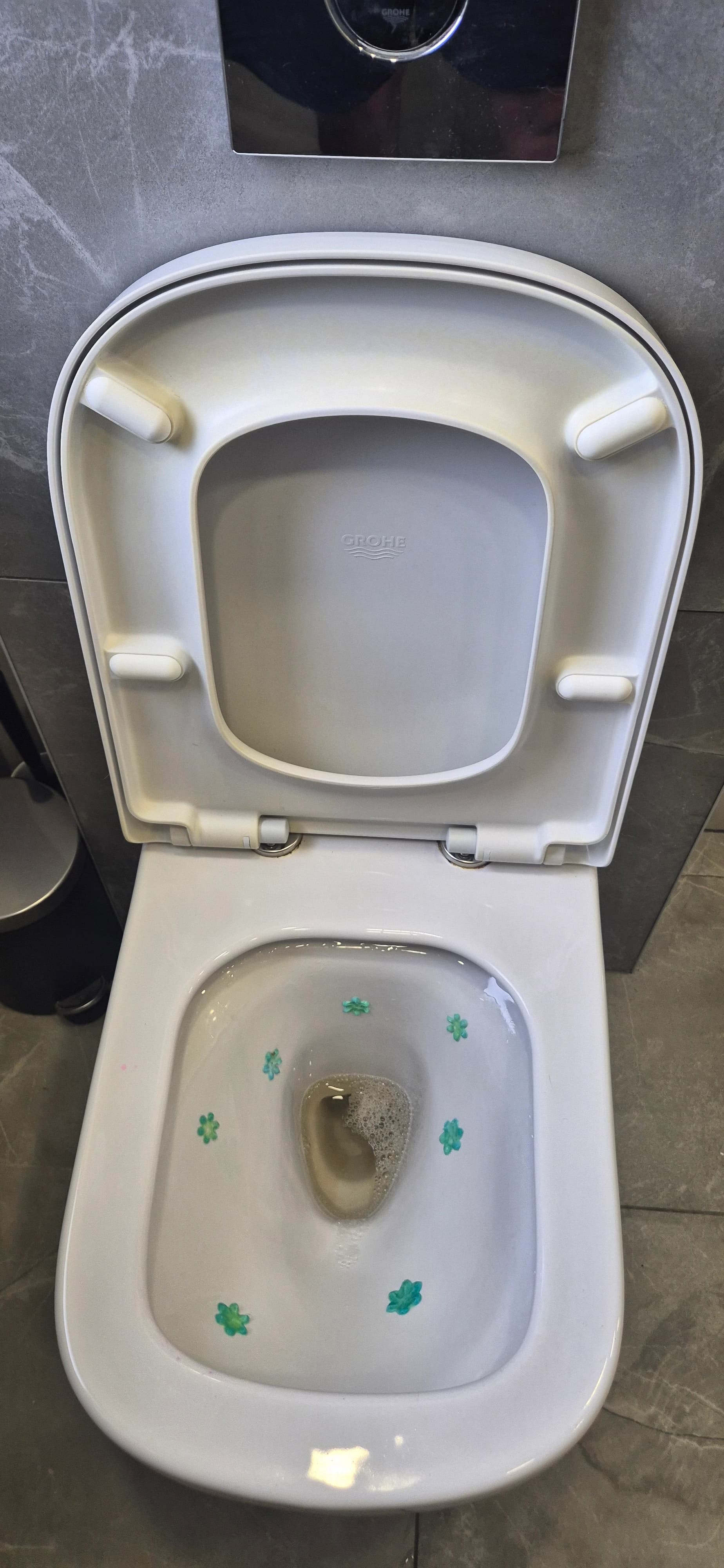 Appliance and bathroom cleaning