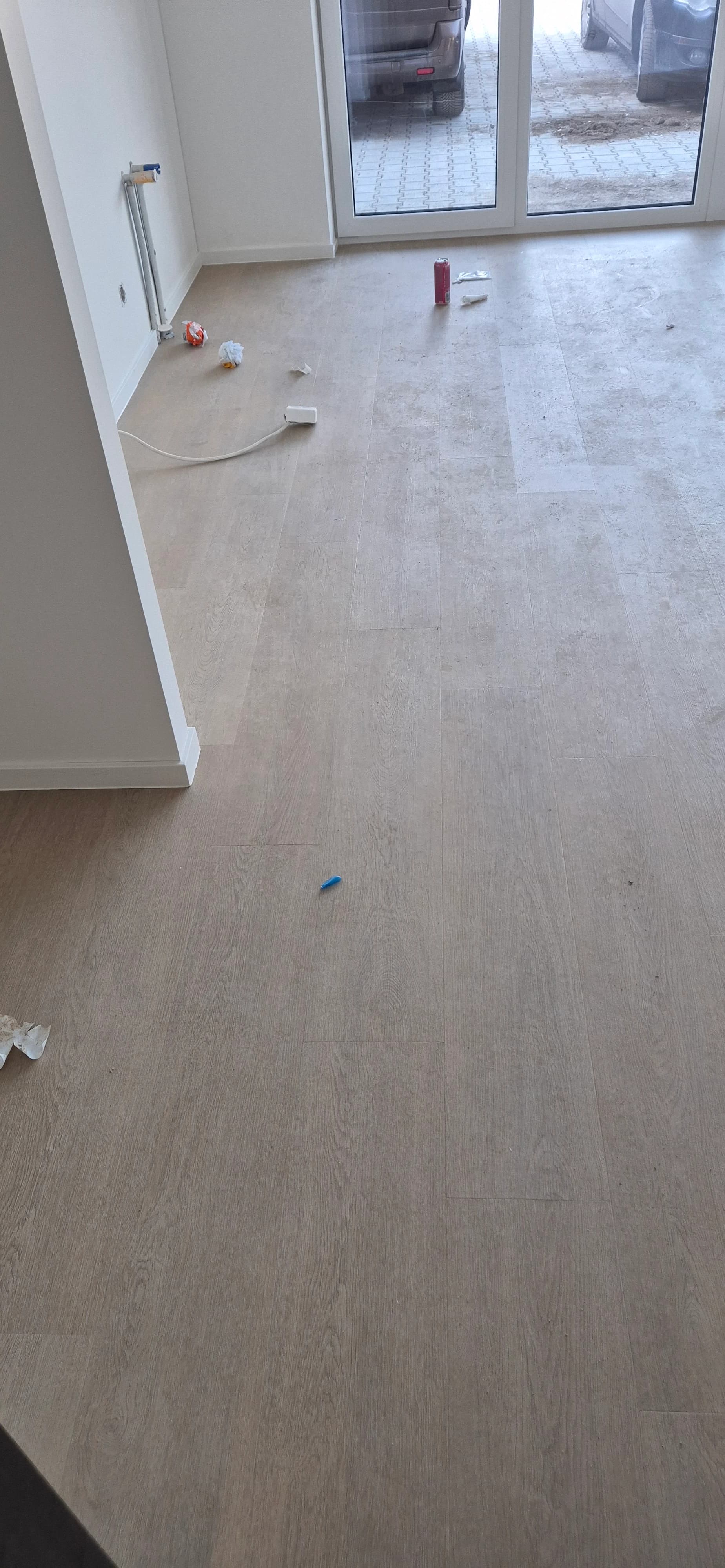Cleaning of a newly built apartment