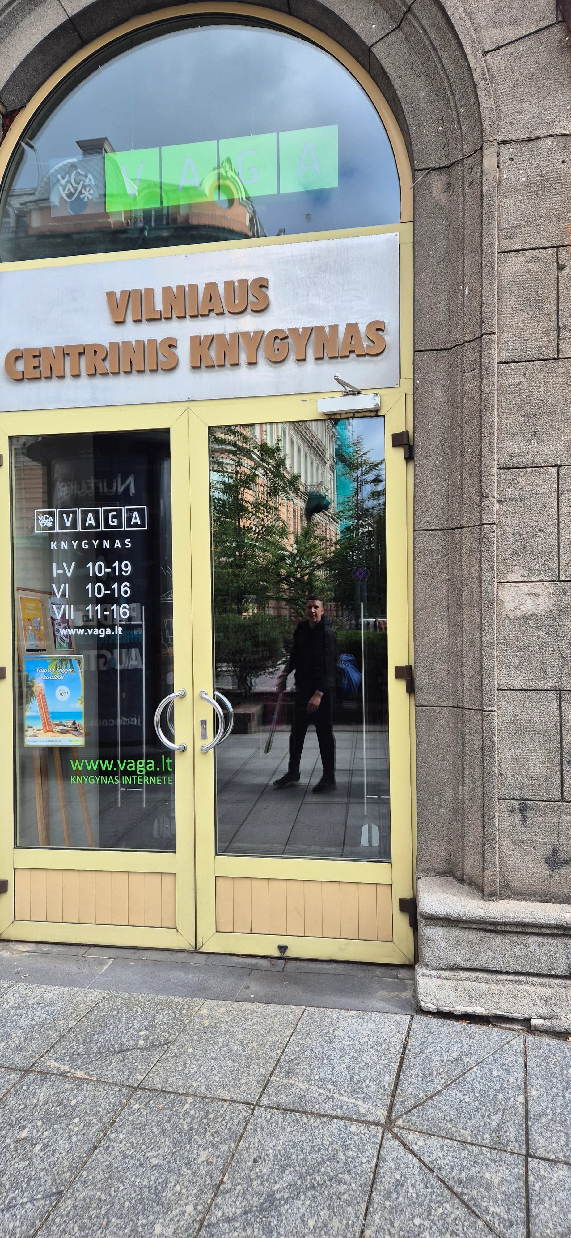 Bookstore window cleaning