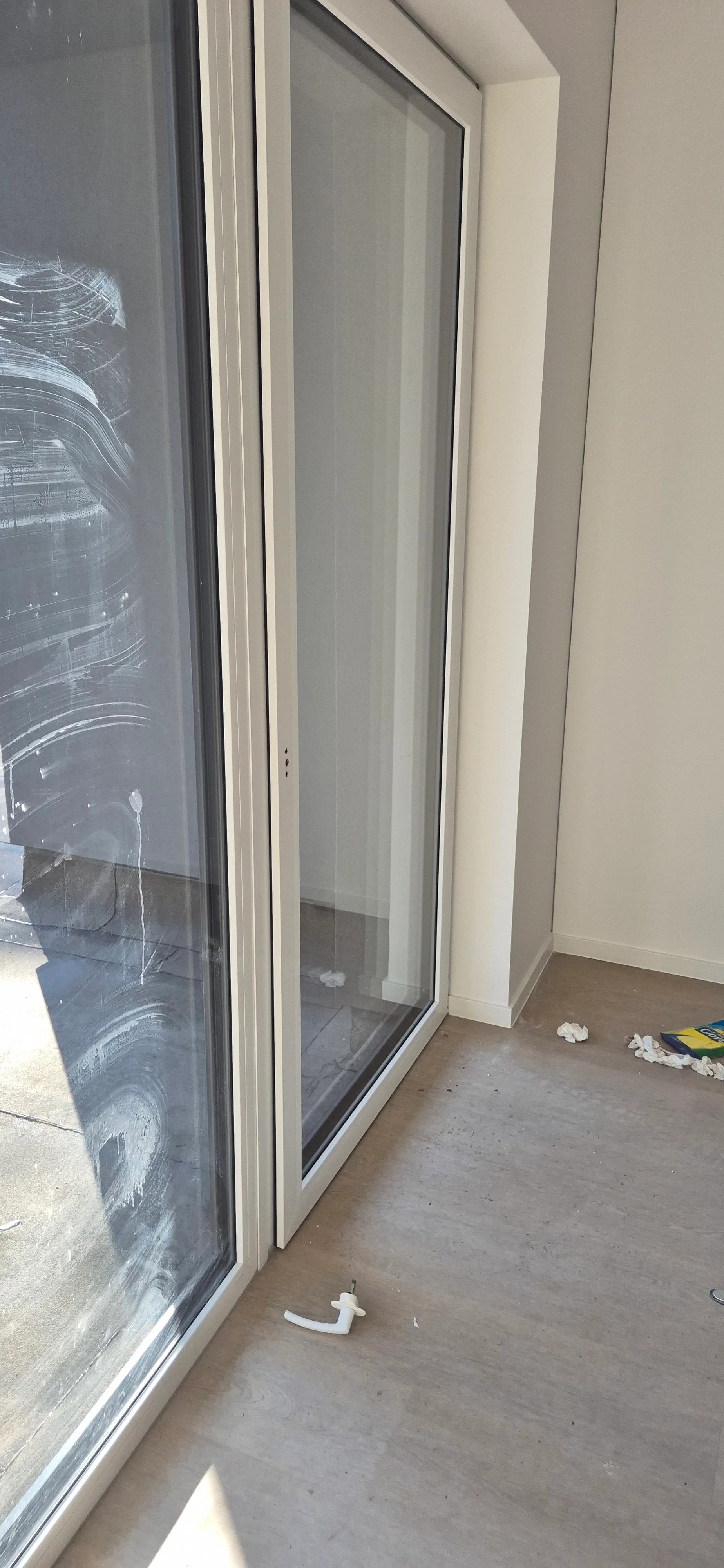Cleaning of a newly built apartment