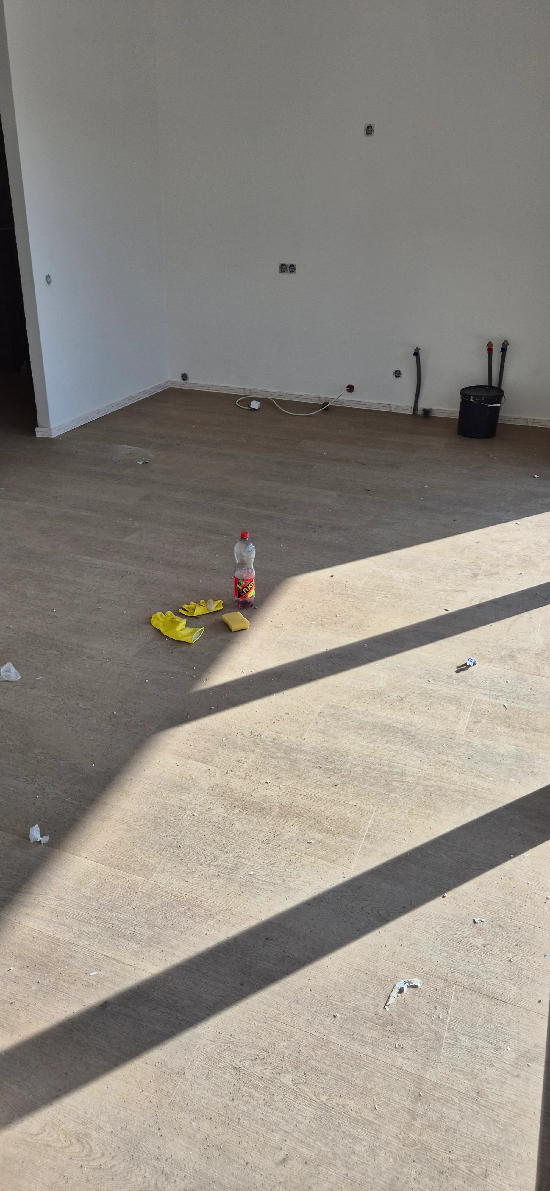 Cleaning of a newly built apartment