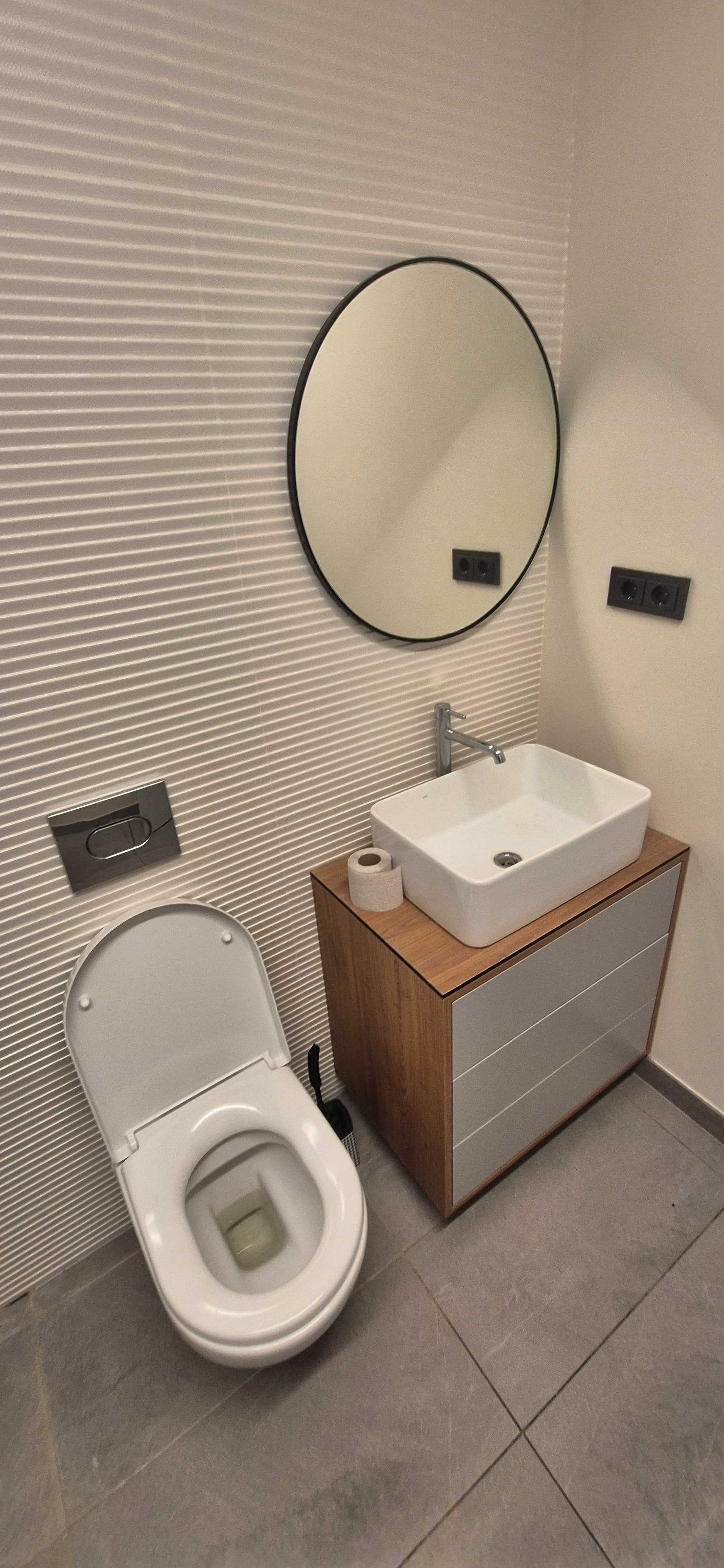 Deep cleaning of a luxury apartment