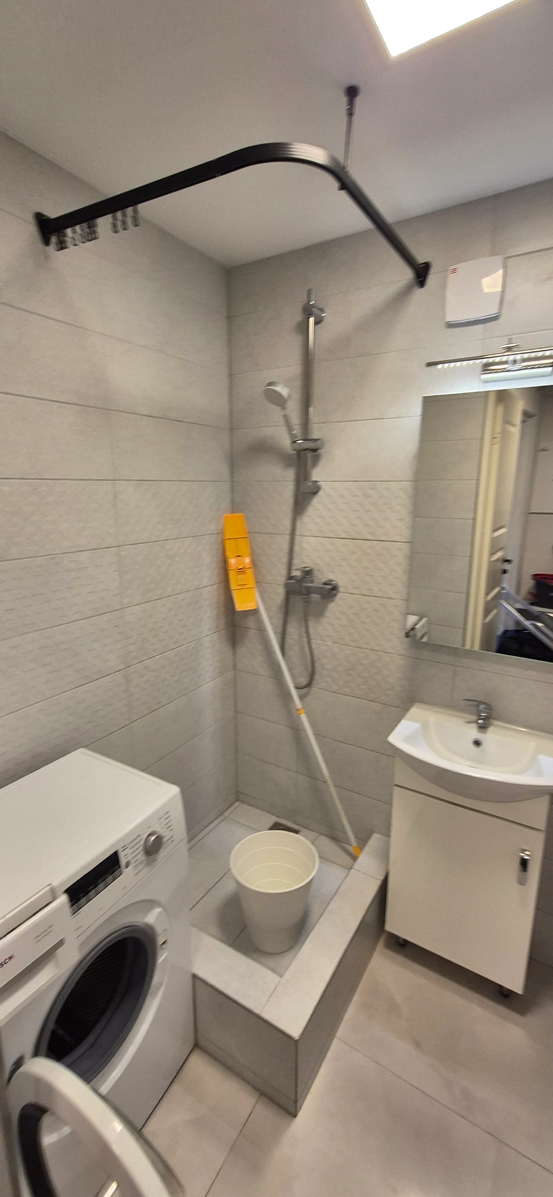 Deep apartment cleaning including windows