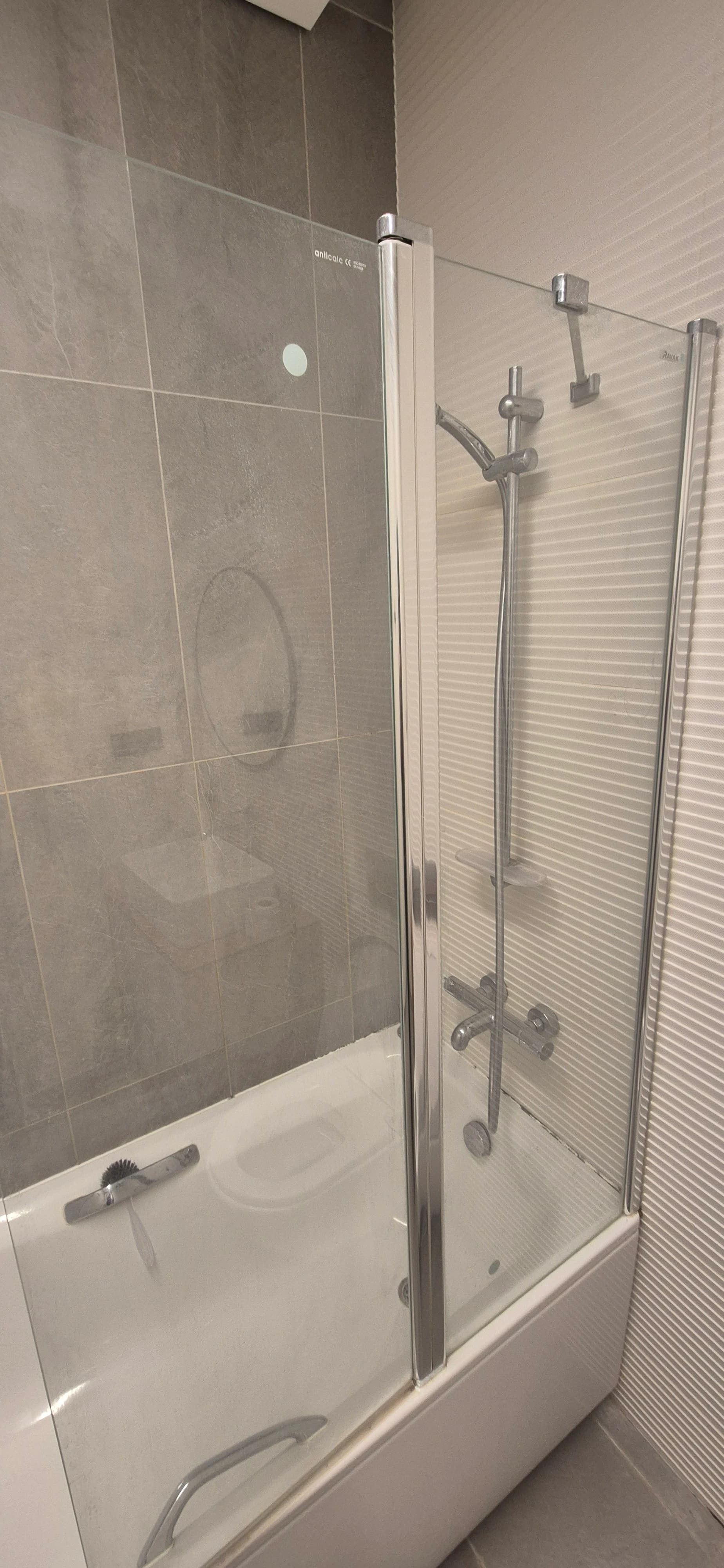 Deep cleaning of a luxury apartment