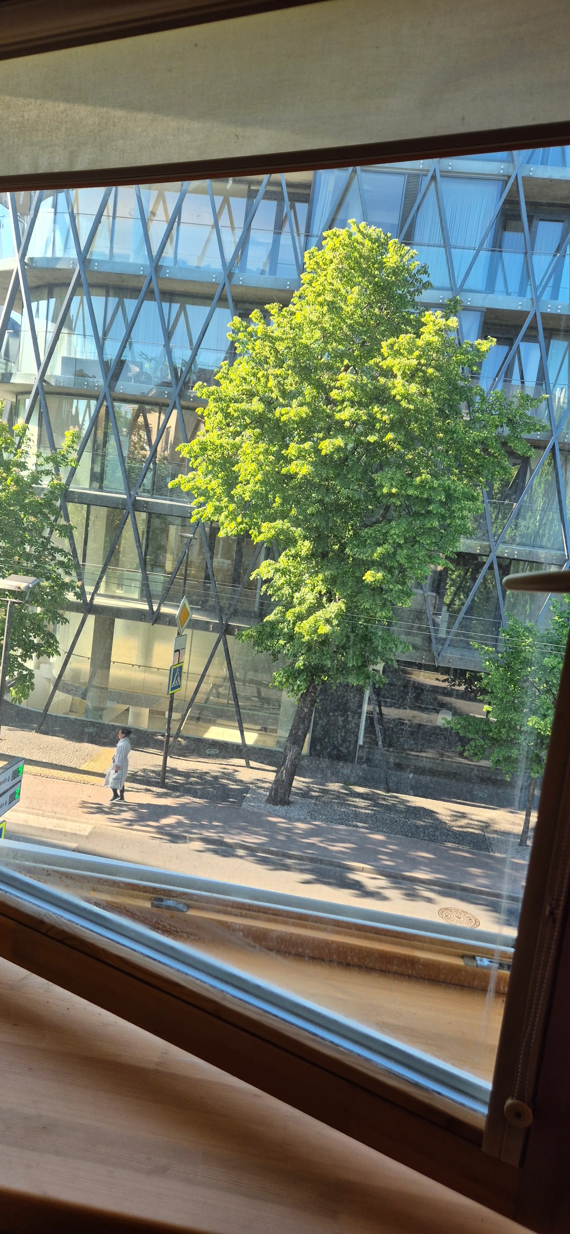 Deep cleaning of a luxury apartment