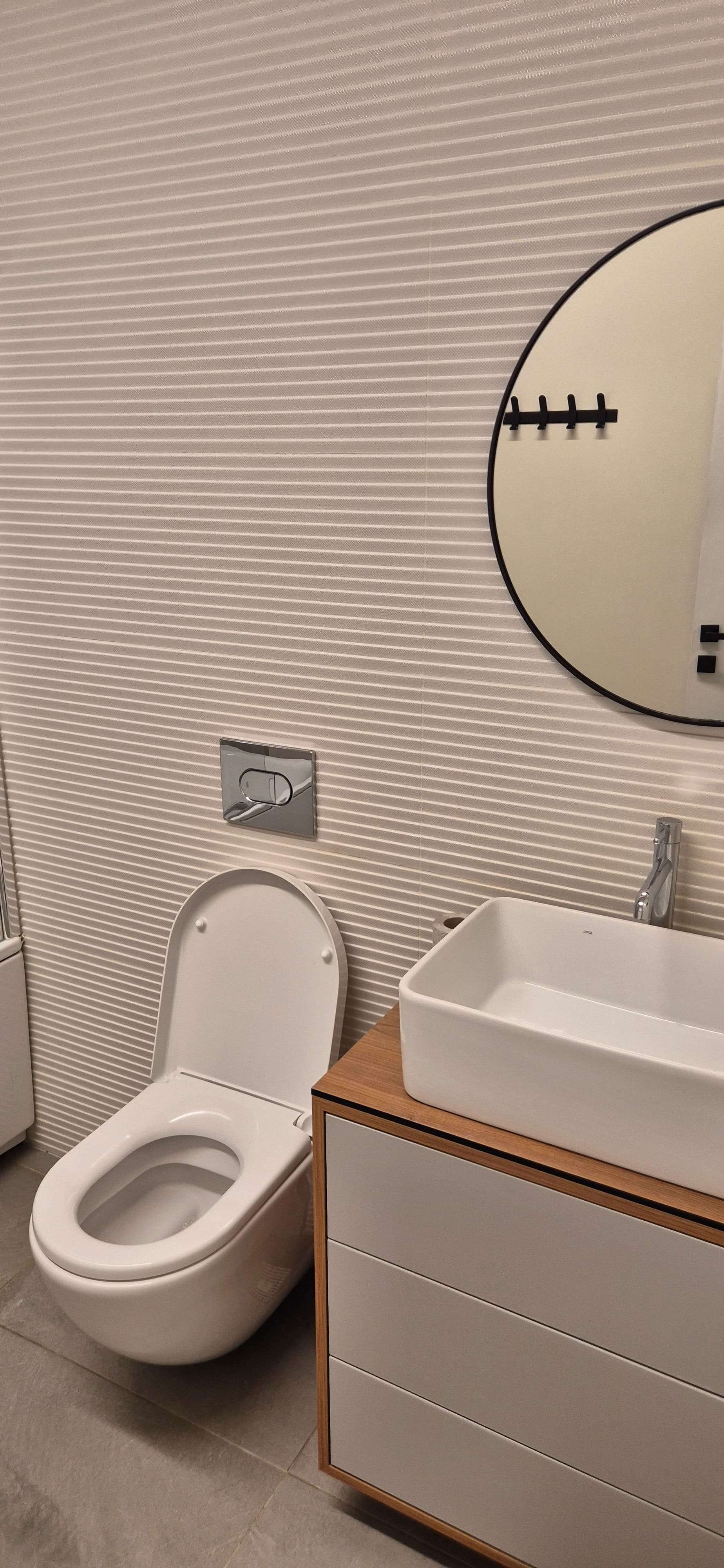 Deep cleaning of a luxury apartment