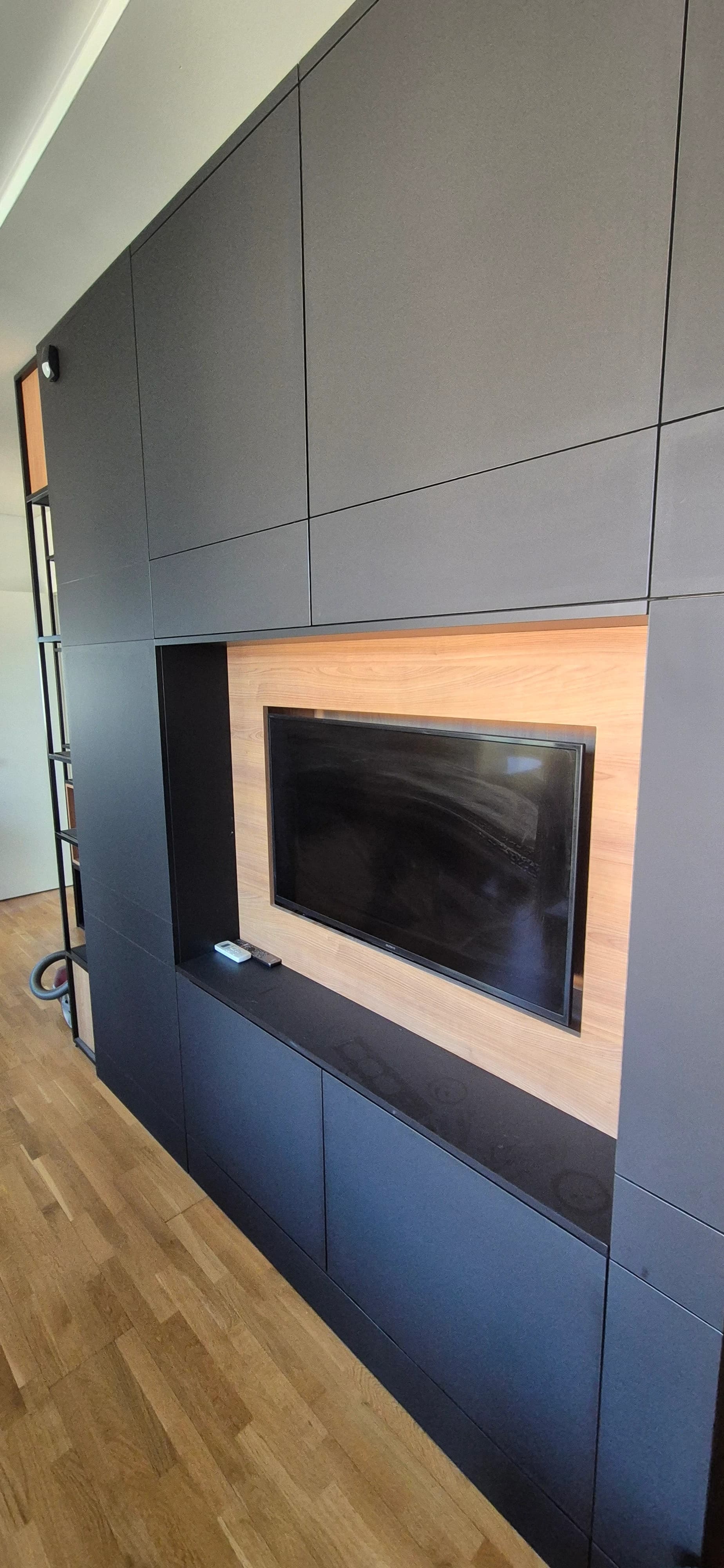 Deep cleaning of a luxury apartment