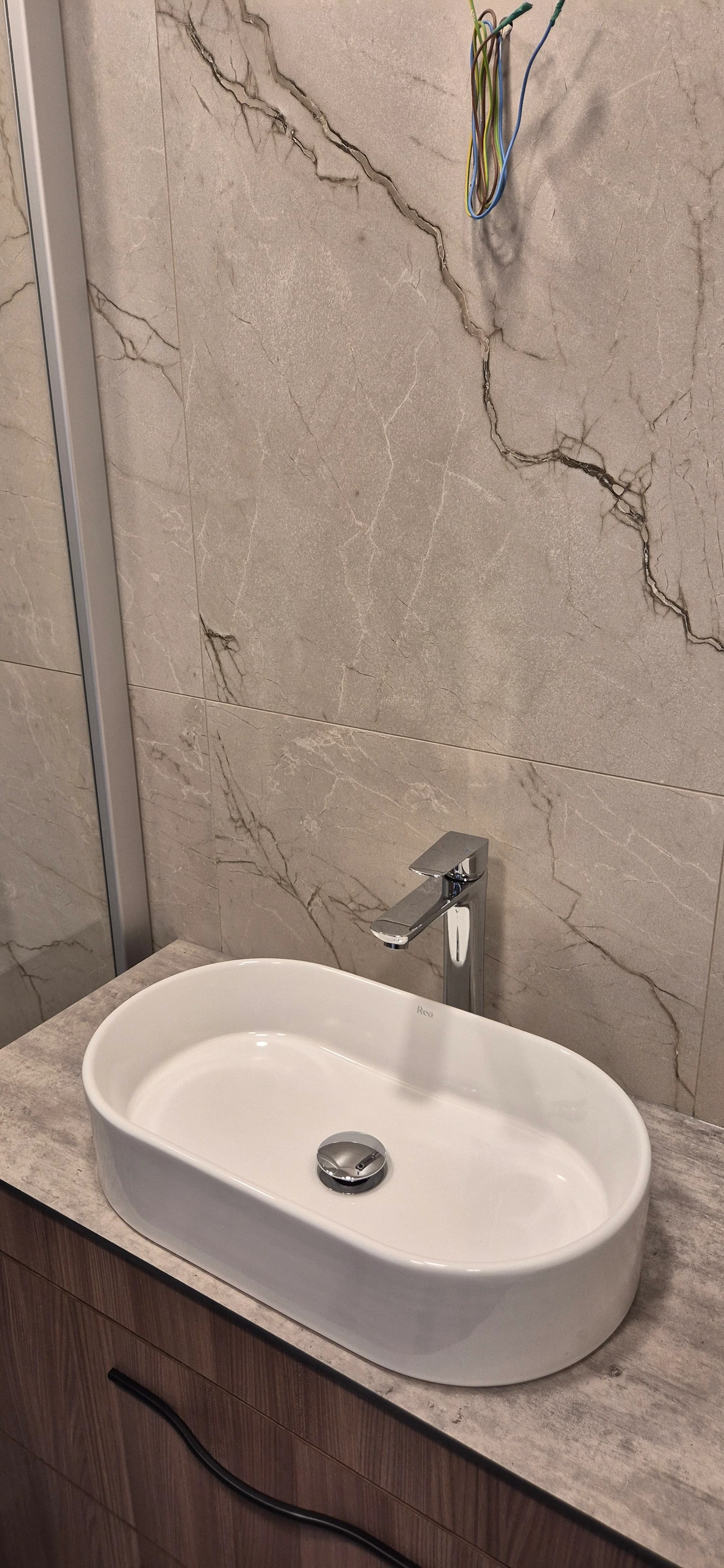 Apartment cleaning after construction (marble finishes)