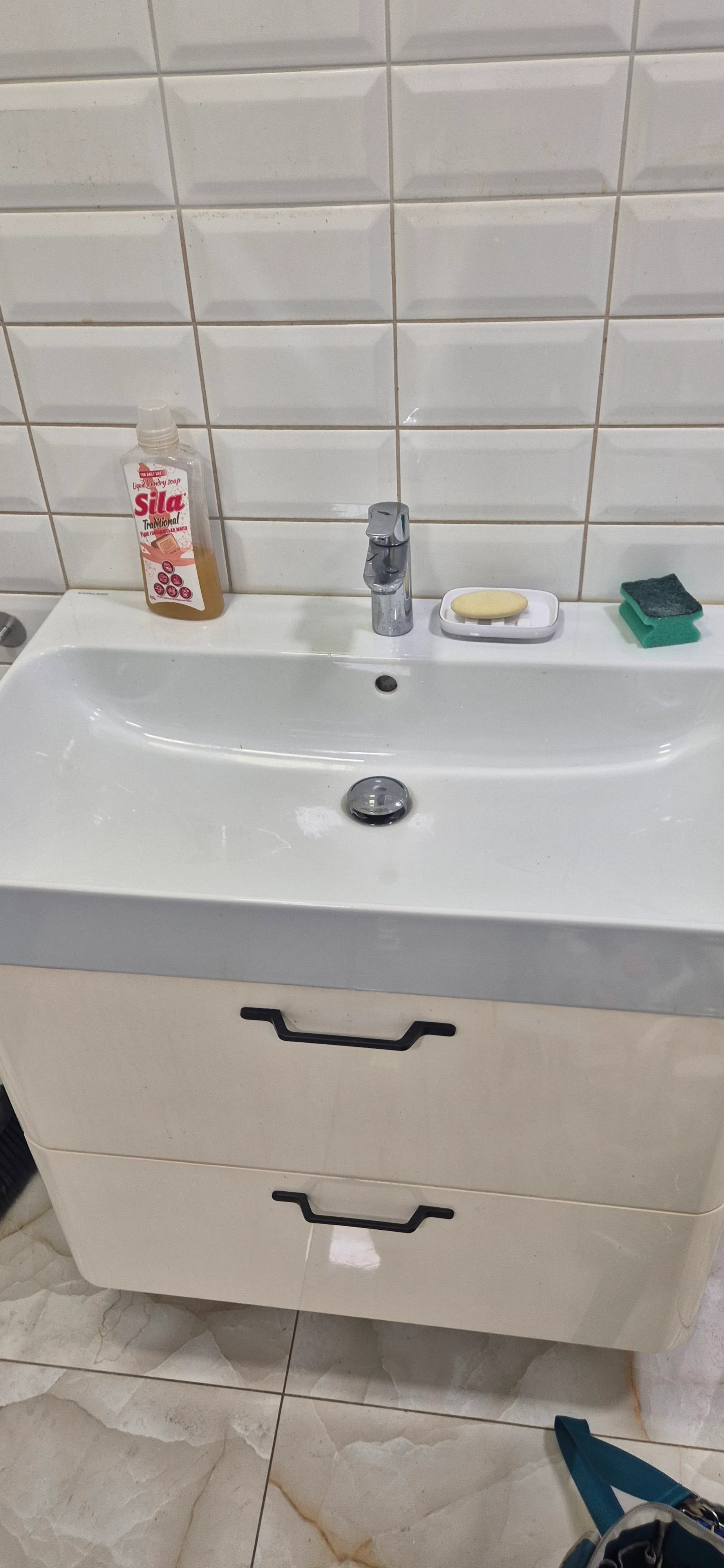 Deep apartment cleaning after renovation